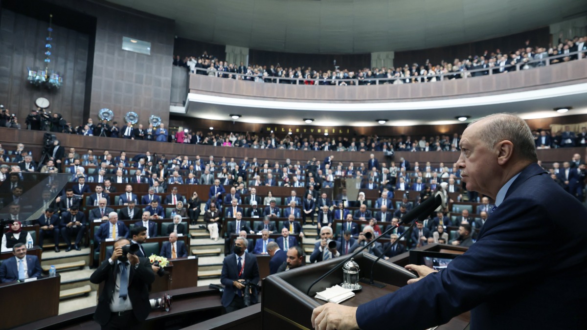 "İftira siyasetine, 'çamur at, izi kalsın' siyasetine teslim olmayız"