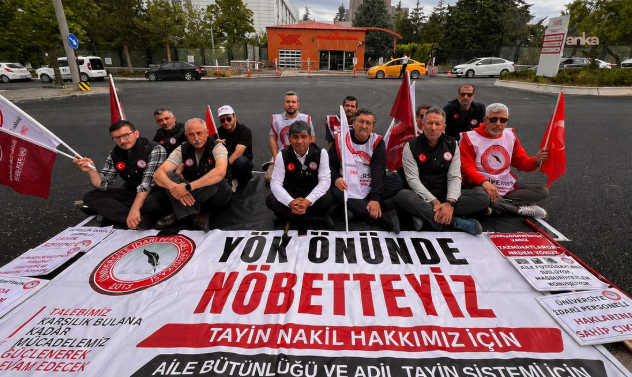ÜNİPERSEN'in YÖK önündeki tayin hakkı nöbeti üçüncü gününde