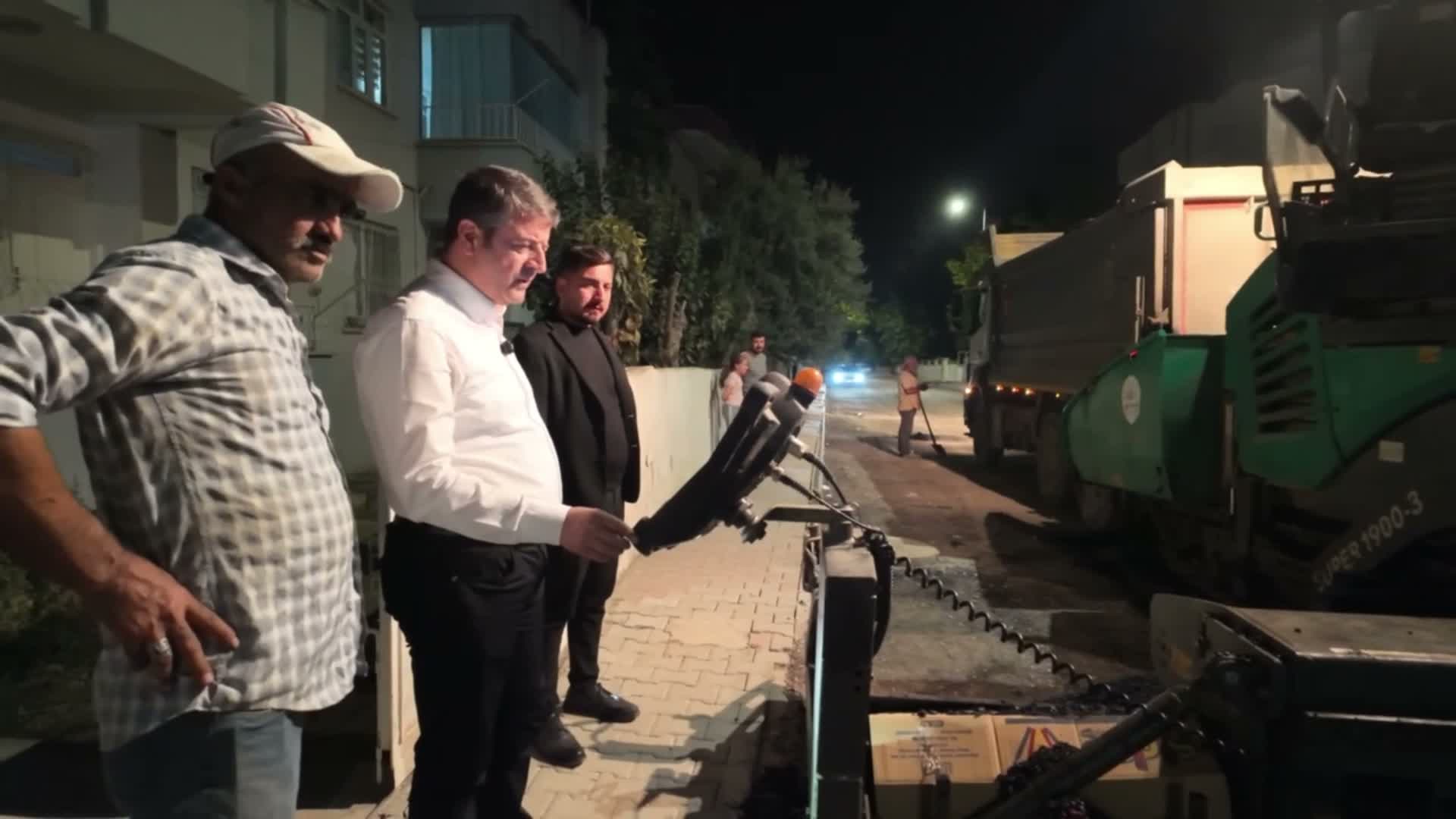 Adıyaman Belediyesi, Yeni Mahalle’de asfalt serimini gece sürdürüyor