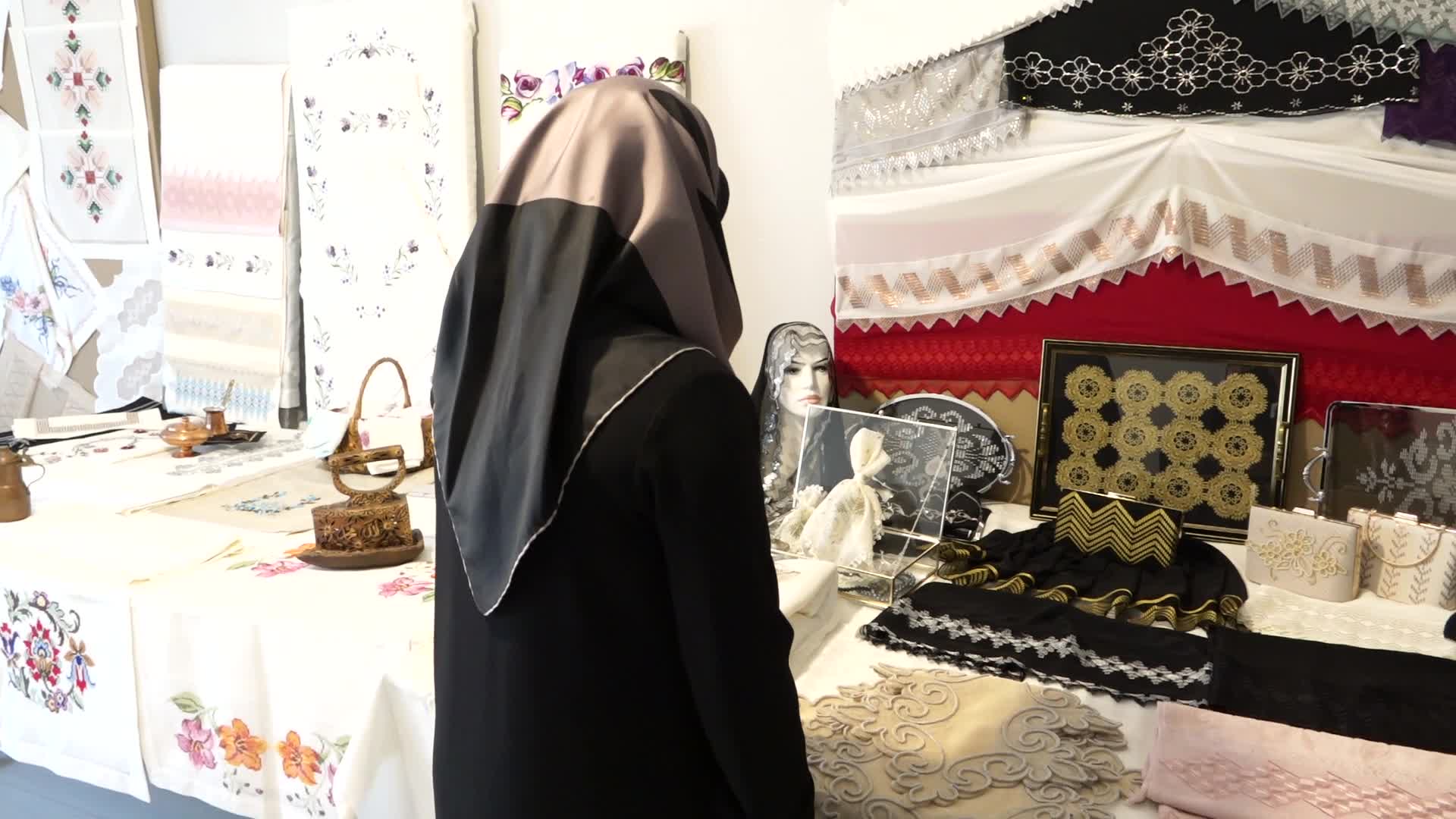 Osmangazi’de kadınların el emeği ürünleri sergiye çıktı