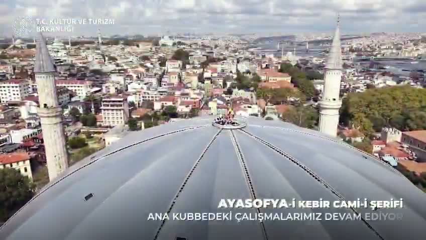 Bakan Ersoy: "Ayasofya'da restorasyon titizlikle sürüyor"