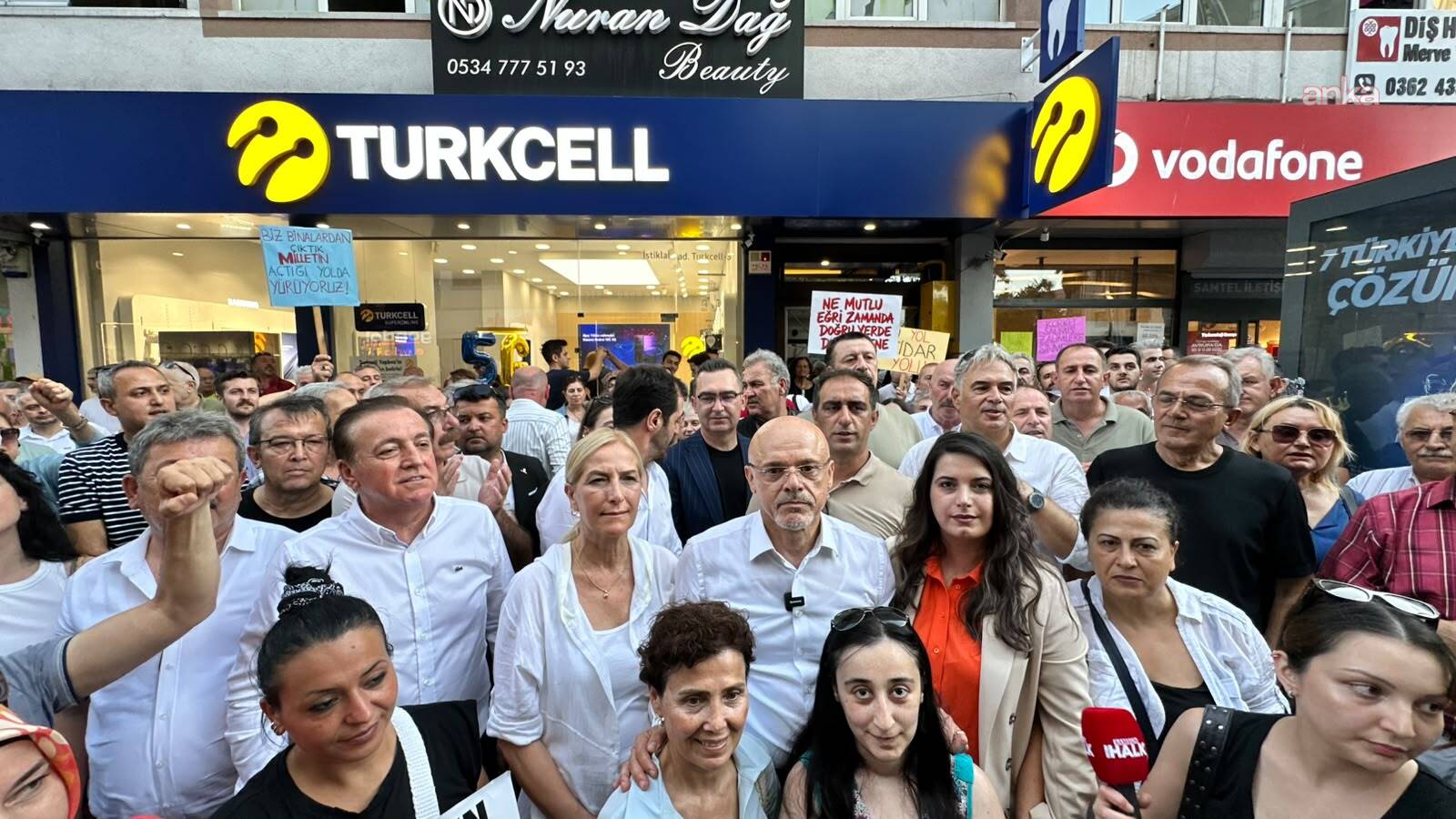 CHP Samsun İl Başkanlığı'ndan alınan Özdağ: "Duruşumuzu, mücadelemizi bırakmıyoruz, sadece adres değiştiriyoruz"