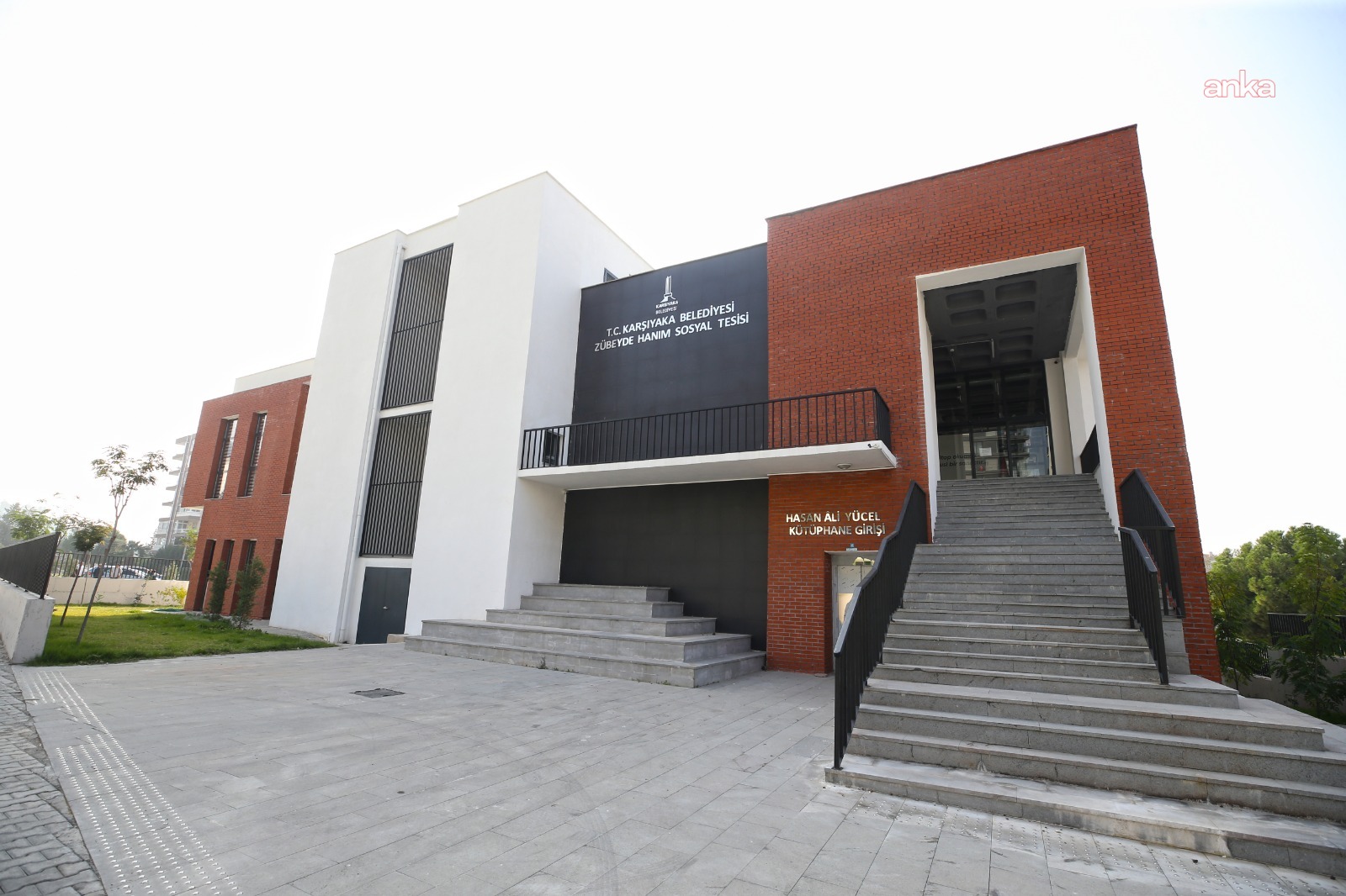 Karşıyaka'da Zübeyde Hanım Sosyal Tesisi, vatandaşların buluşma noktası oldu