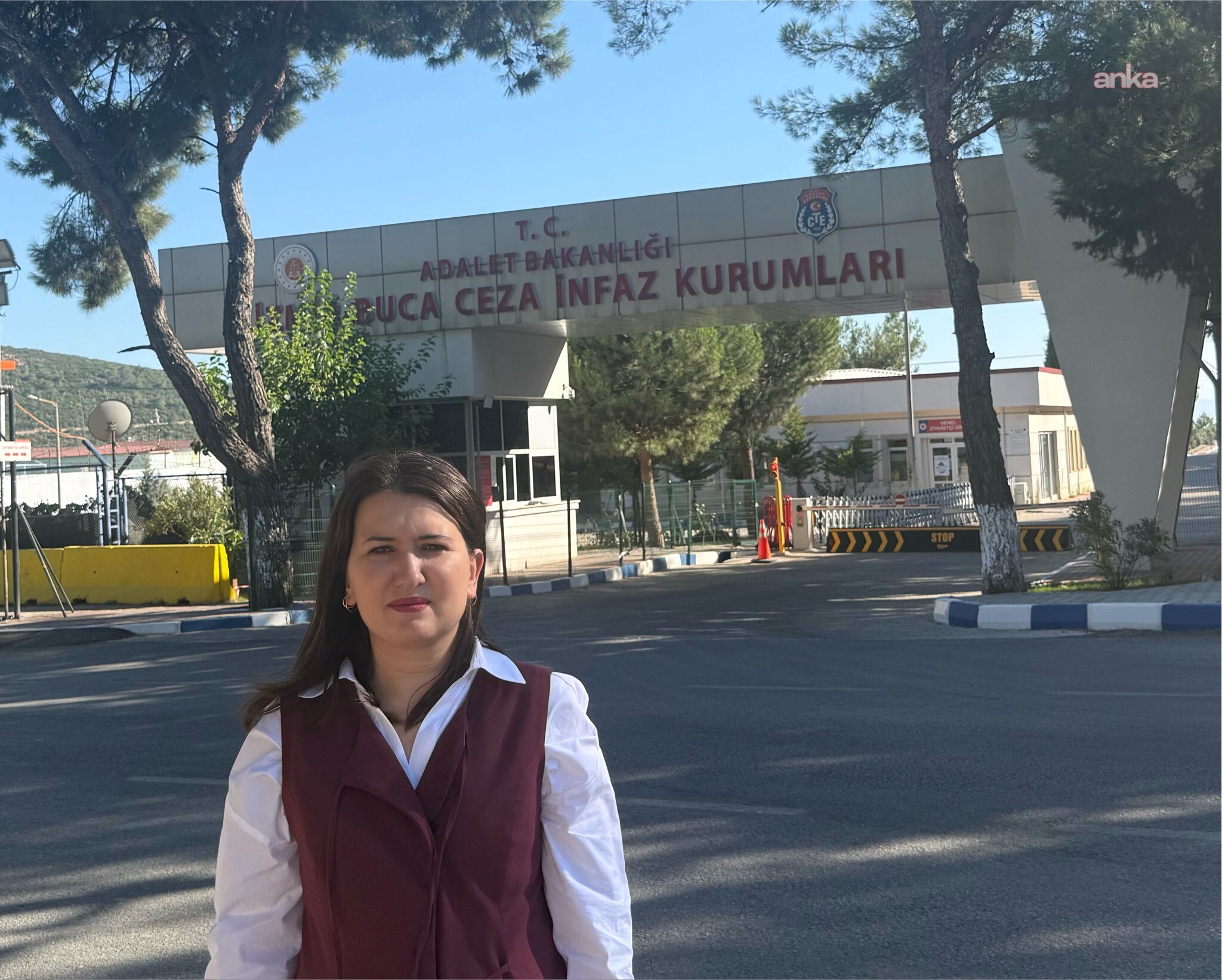 Gökçe Gökçen'den tutuklu belediye başkanlarına ziyaret: "Seferihisar Belediye Başkanımız Yetişkin'in sağlık durumu hepimizi endişelendiriyor"