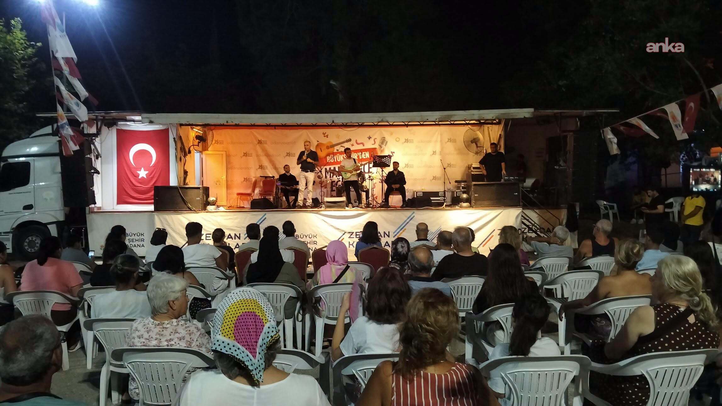 Yumurtalık’ta 30 Ağustos coşkusu: Cem Saraç sahne aldı