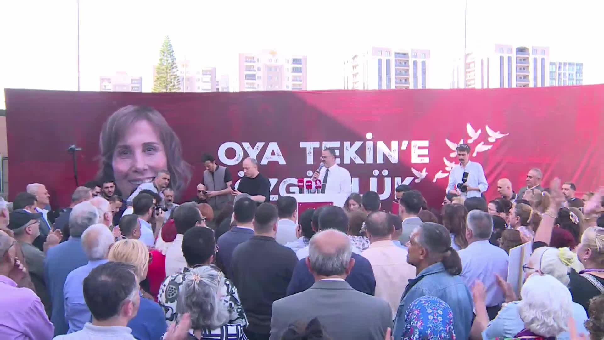 Seyhan'da "Oya Tekin'e Özgürlük" mitingi... Gül Çiftci: "Kaçtıkları sandık elbet önlerine gelecek"