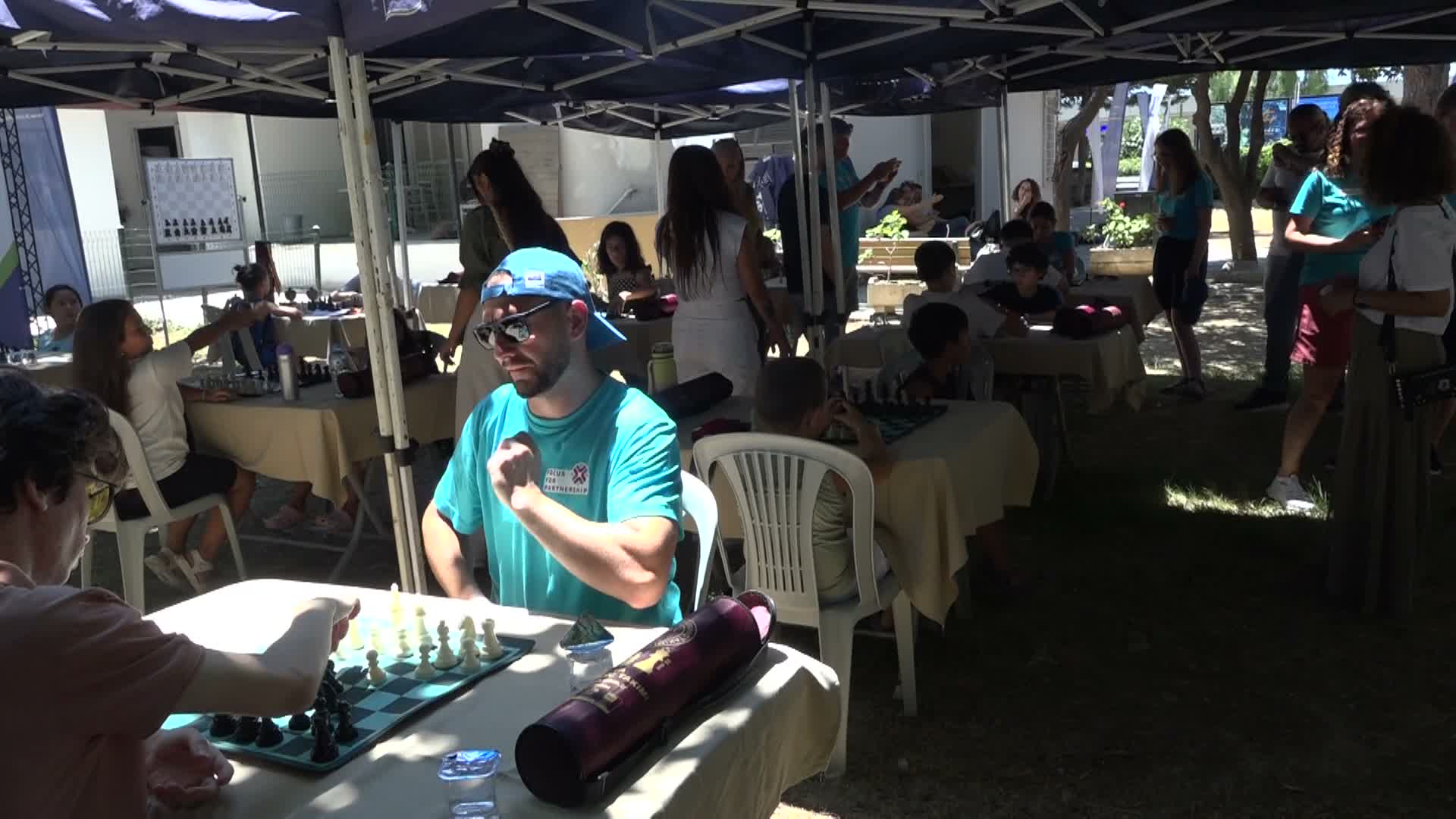 Kuşadası'nda satranç hamleleri, dostluğu pekiştirdi