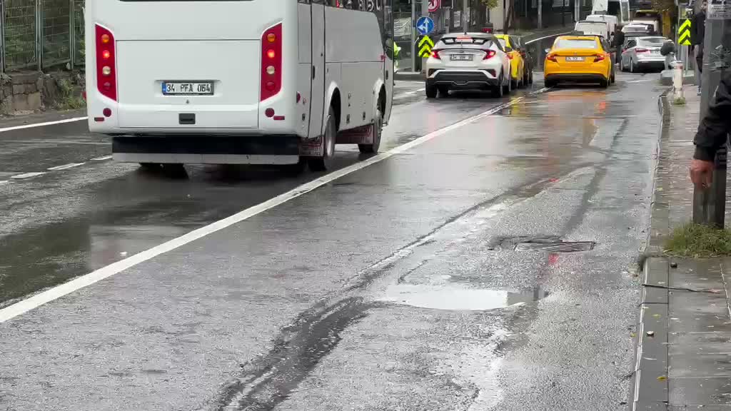 Fırtına ve yağış İstanbul'da etkili oldu
