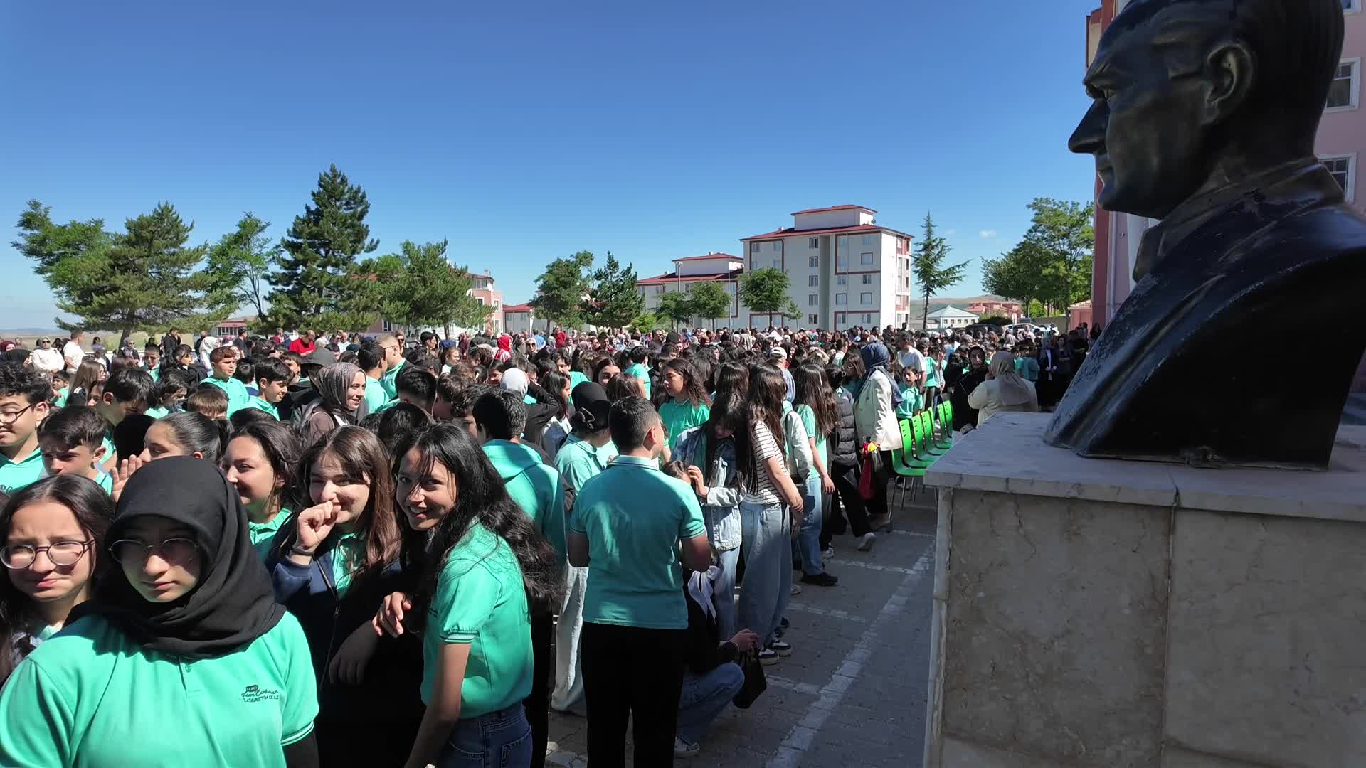 Öğrenciler karnelerini aldı tatile başladı… En fazla göç veren iller arasında yer alan Yozgat’ta öğrenci sayısı da düştü