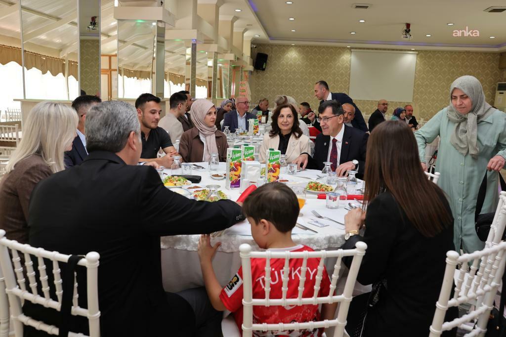 Kütahya Belediye Başkanı Kahveci, 19 Mayıs dolayısıyla düzenlenen yemek programına katıldı