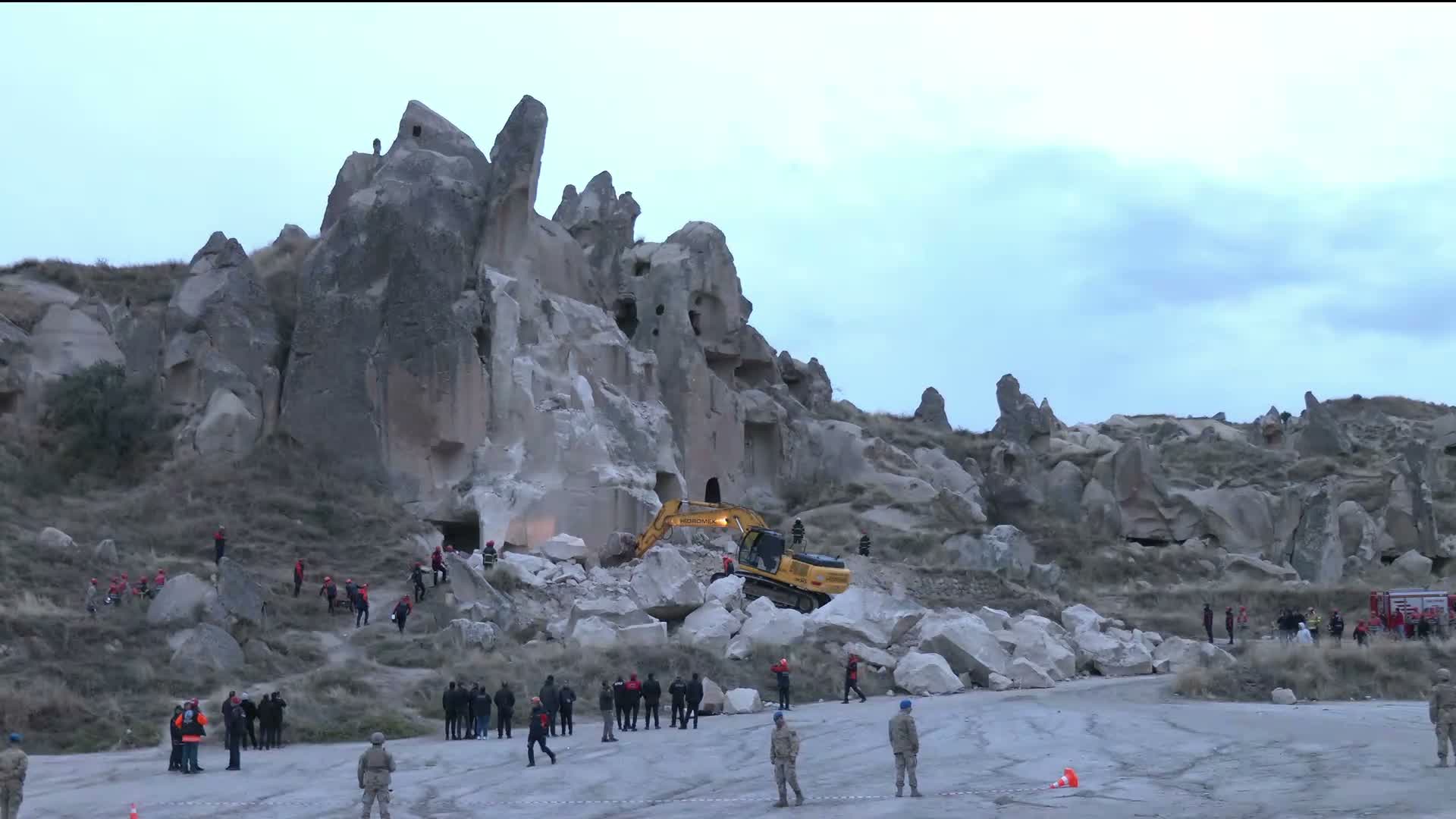 Göreme’de çöken peribacasında arama kurtarma çalışmaları tamamlandı