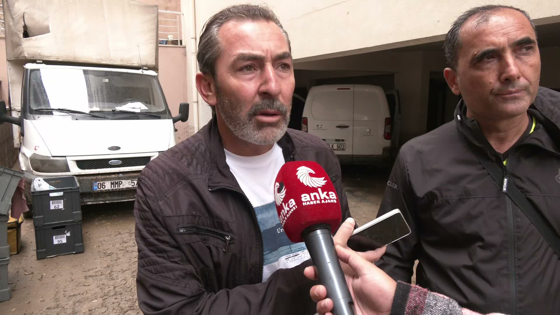 Ankara'da şiddetli yağış hayatı olumsuz etkiledi