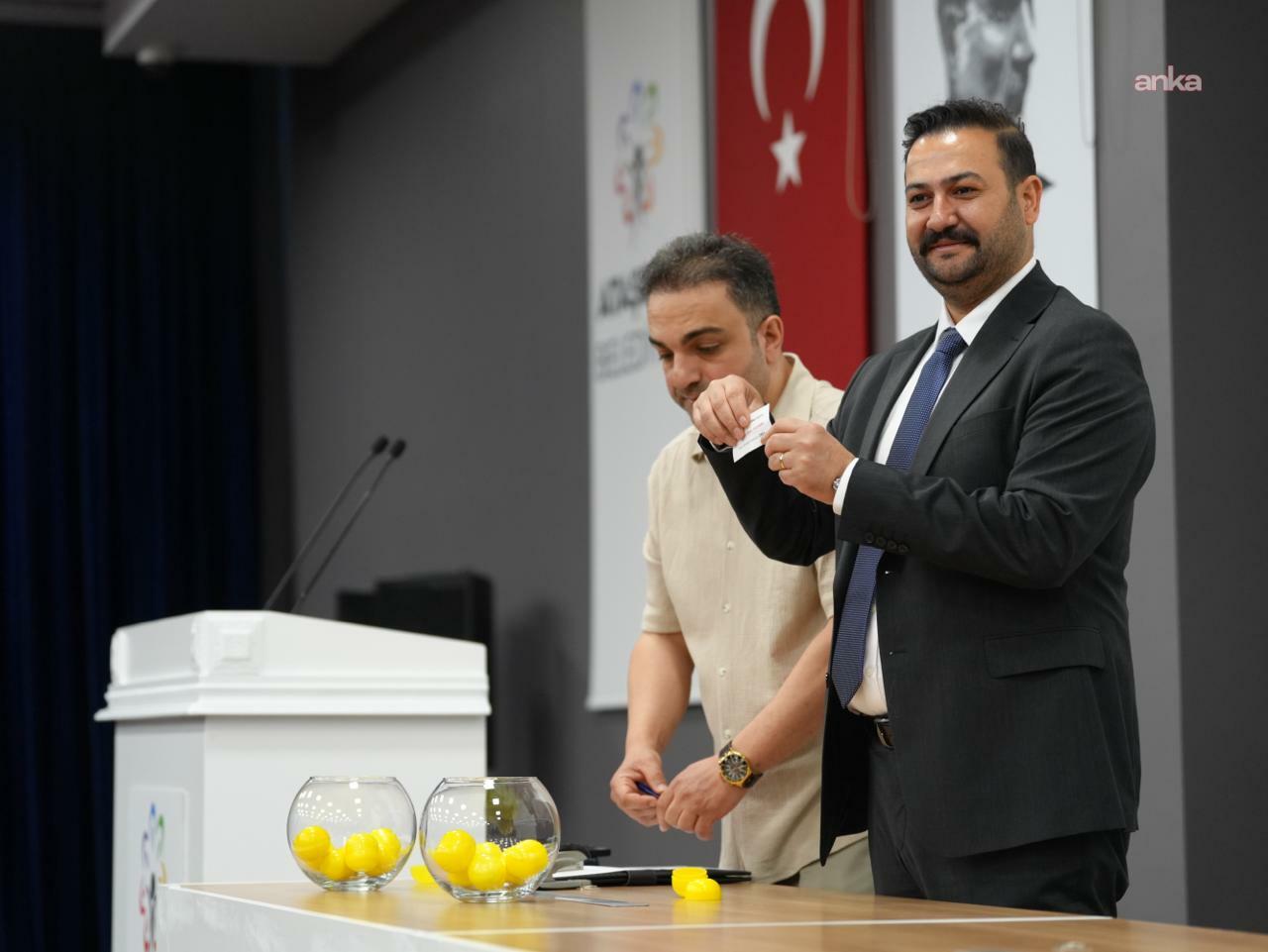 Ataşehir’de yerinde kentsel dönüşüm projesi kapsamında 8 aile daha evlerine kavuştu