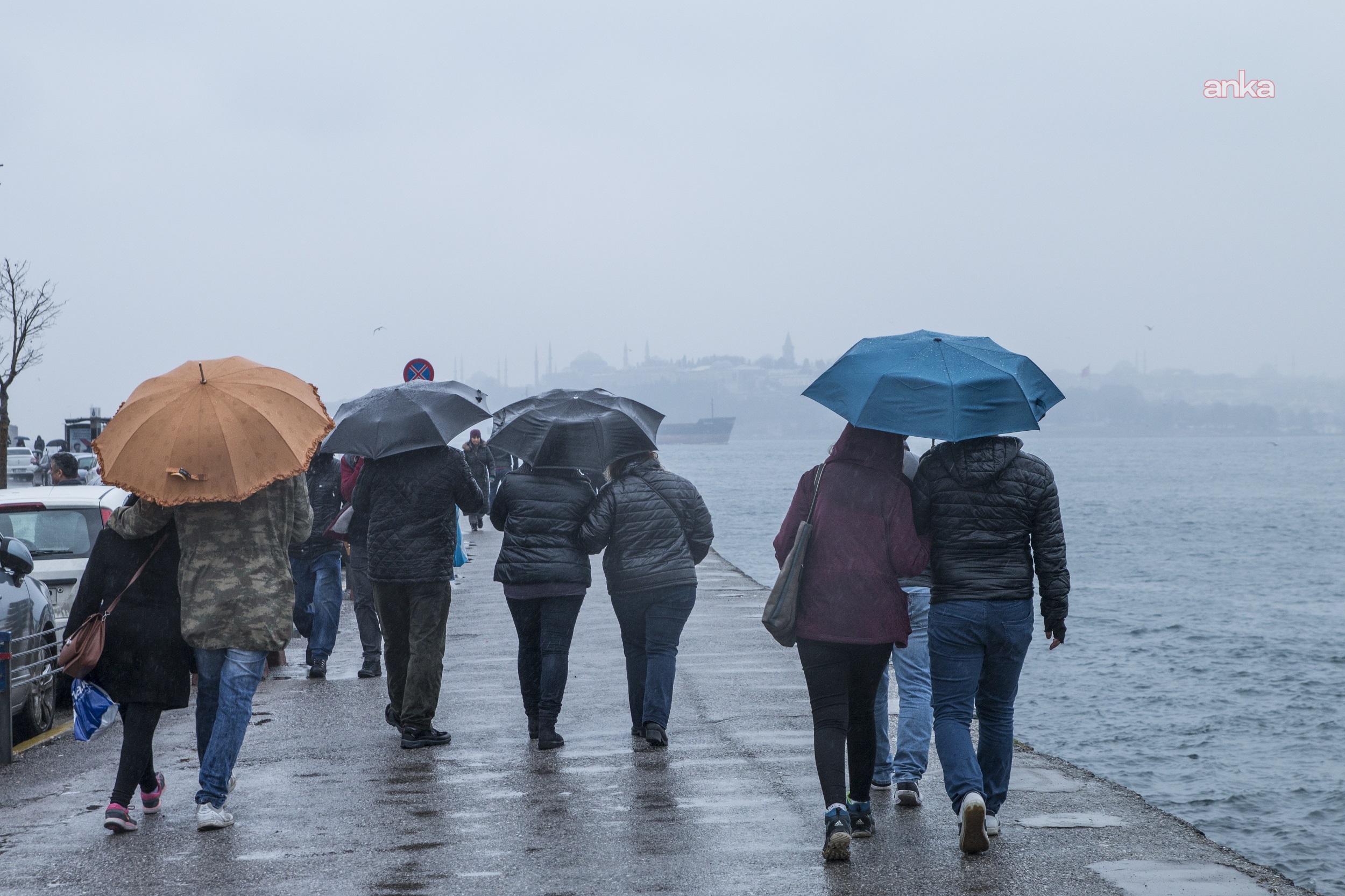 AKOM'dan yeni uyarı: Çarşamba gecesine kadar yer yer çok kuvvetli yağış geçişleri bekleniyor