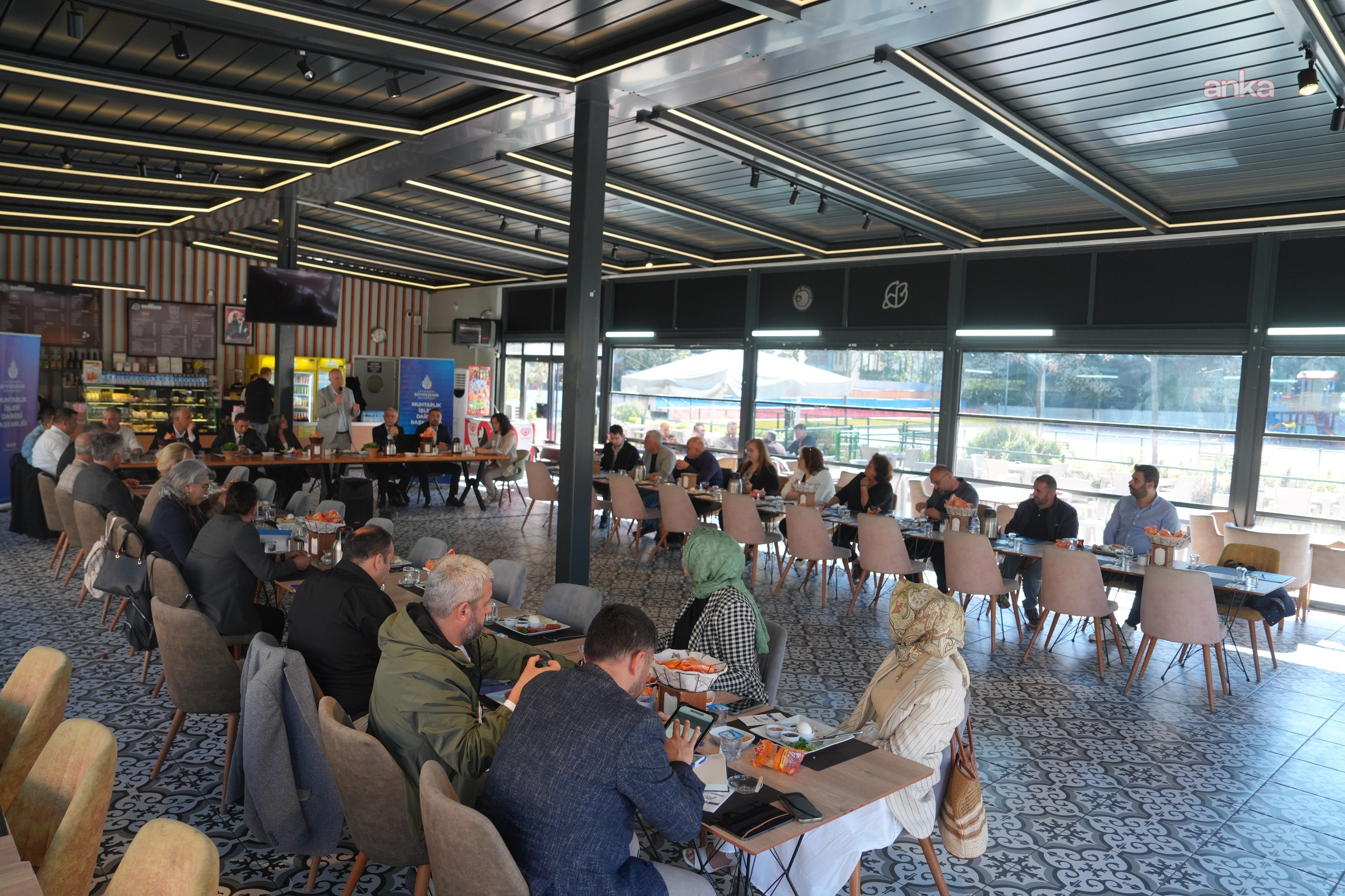 Kartal'da mahalle muhtarlar taleplerini anlattı