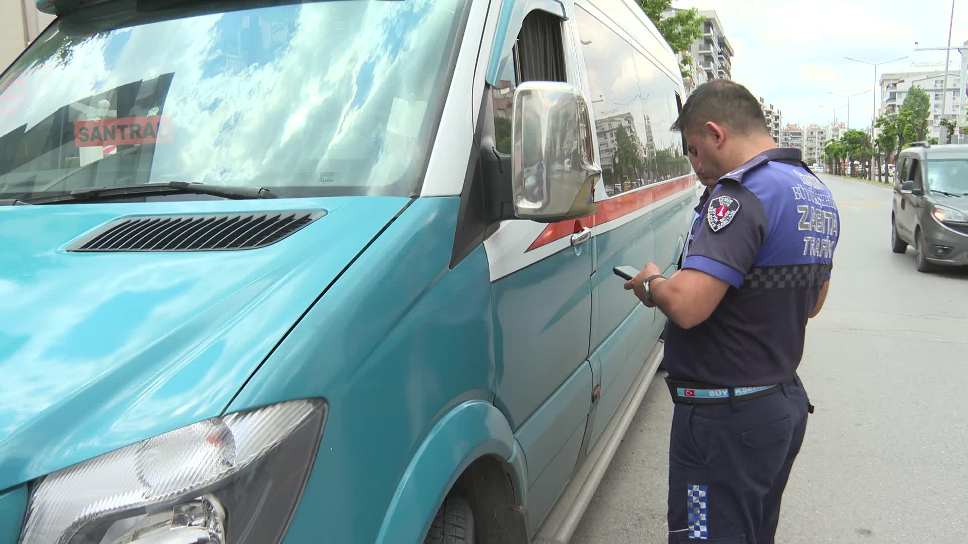 İzmir Zabıtası'ndan bayram öncesi güvenli ulaşım denetimi