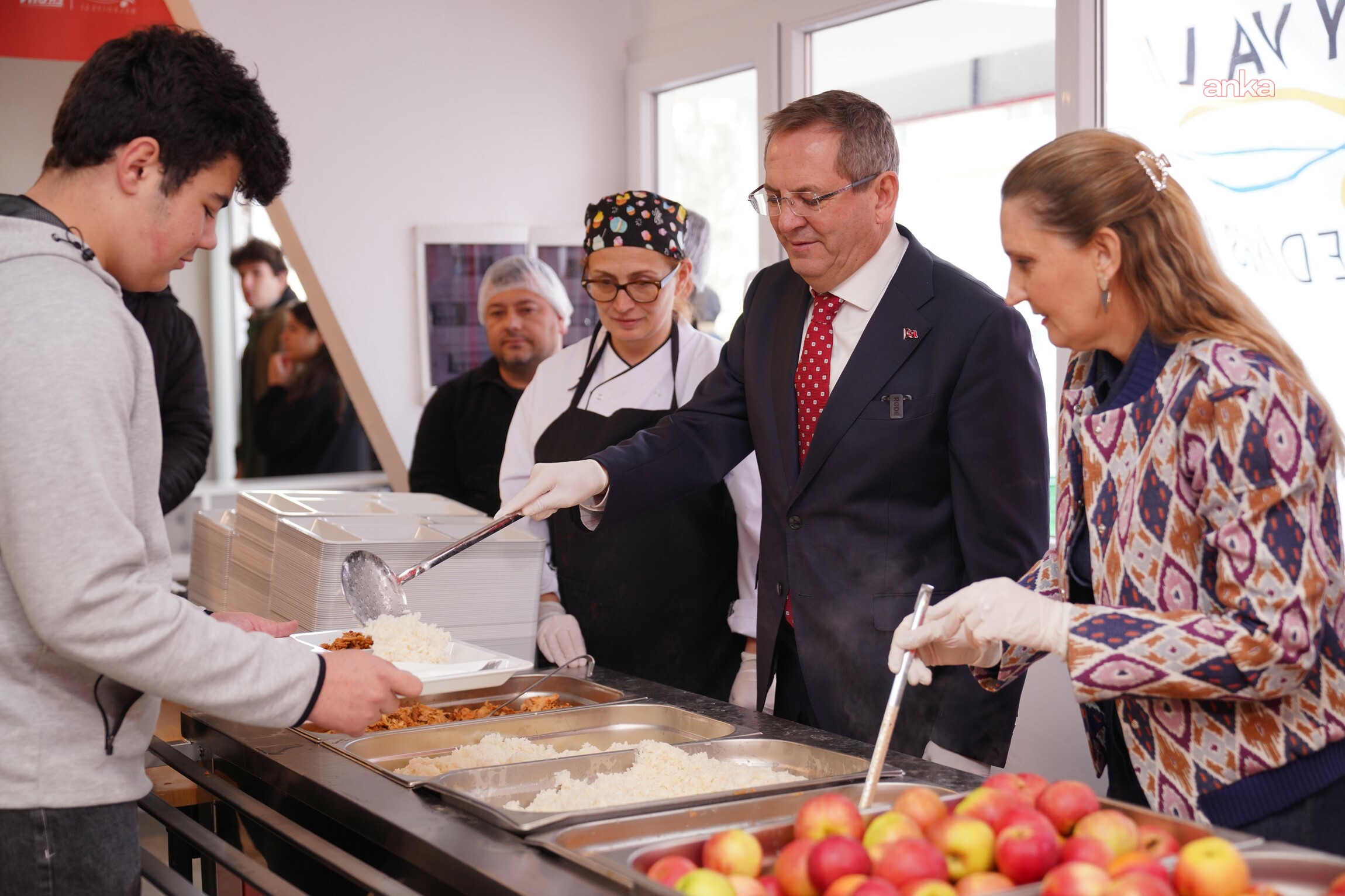 Ayvalık Belediyesi’nden Kent Lokantaları ile öğrencilerin bütçesine destek
