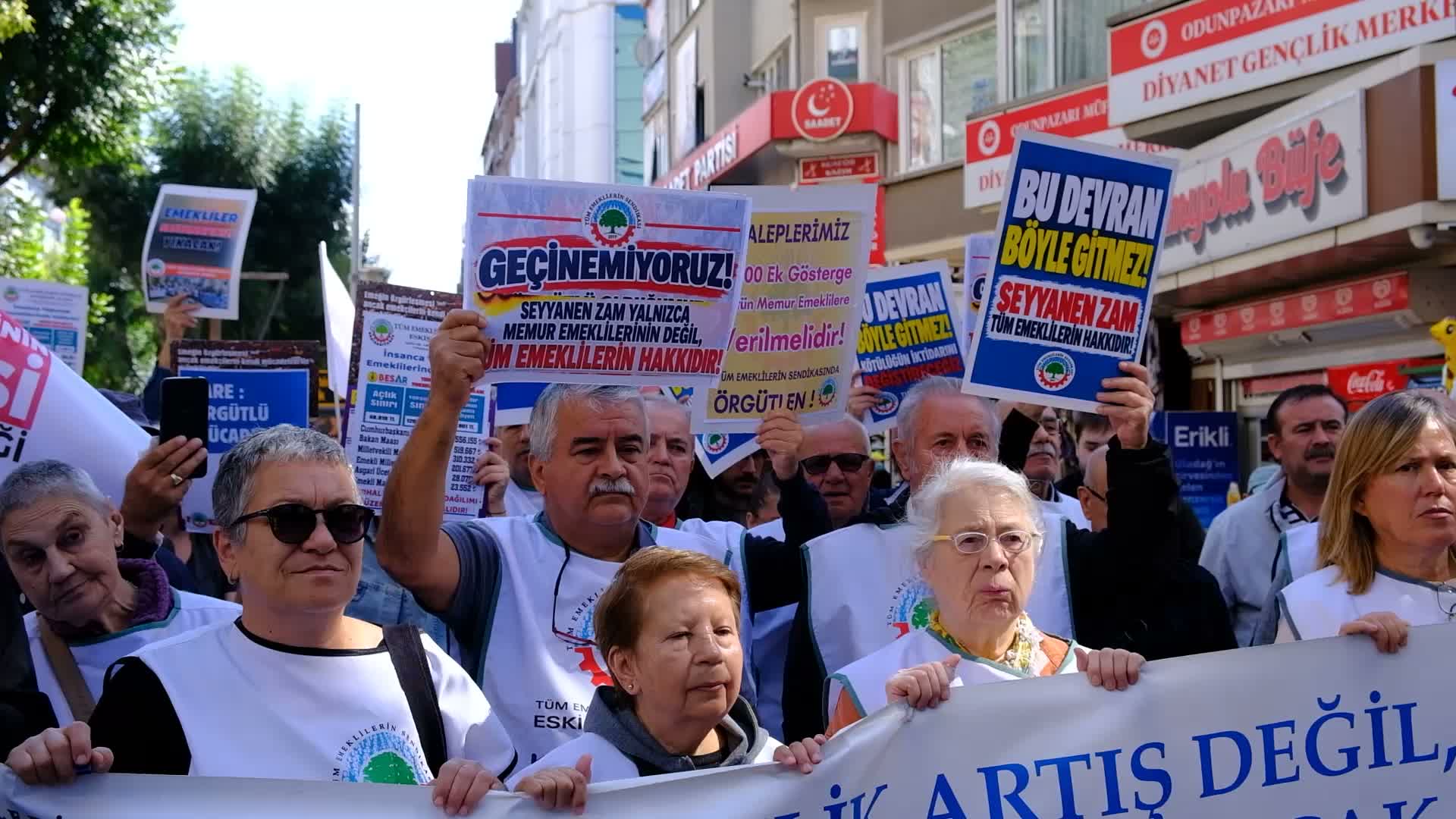 Eskişehir'de emekliler AYM'ye seslendi: Hukuksuzluğa "dur" denmeli