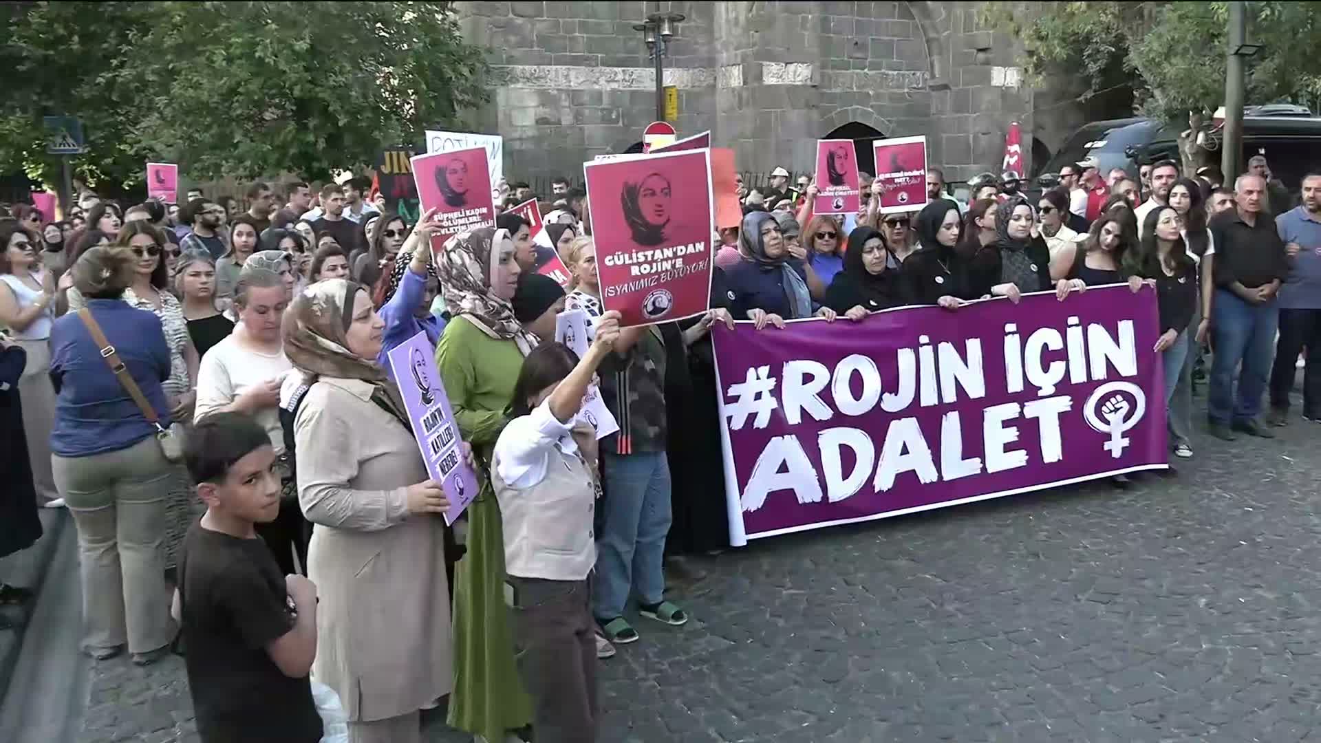 Rojin Kabaiş’in ölümün 2’nci yılı… Diyarbakır’da yapılan yürüyüşte “Rojin'in nasıl ve hangi koşullarda yaşamını yitirdiği bütün yönleriyle açıklığa çıksın” çağrısı