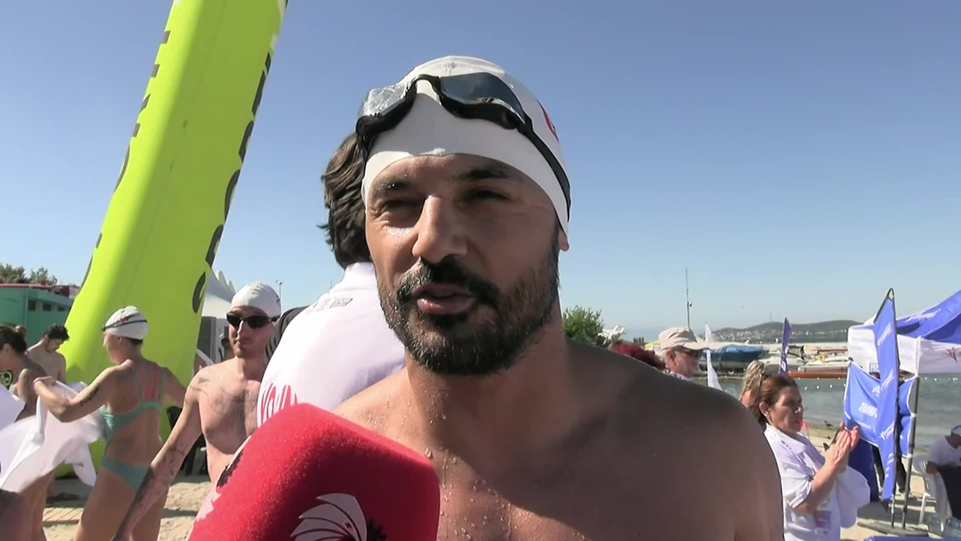 "İstanbul'u Yüzüyorum" heyecanı: Bini aşkın sporcu Şaşkınbakkal'da mavi sulara kulaç attı