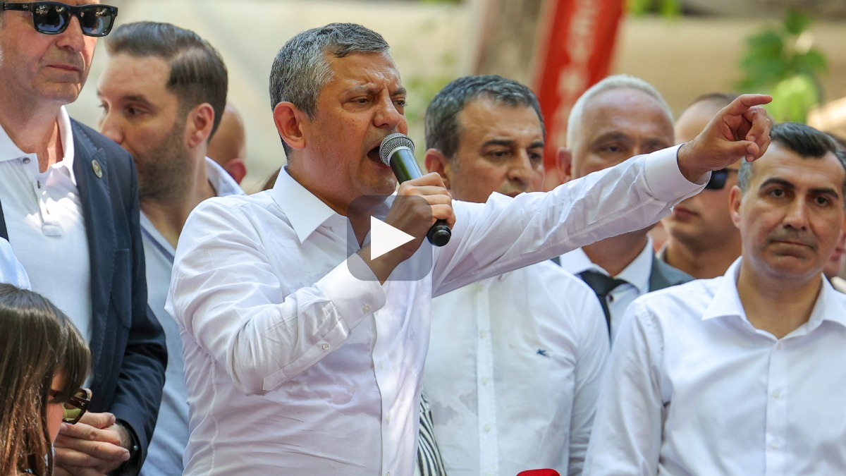 "AK Parti yargı kollarına şunu söyleyelim, dimdik ayaktayız"
