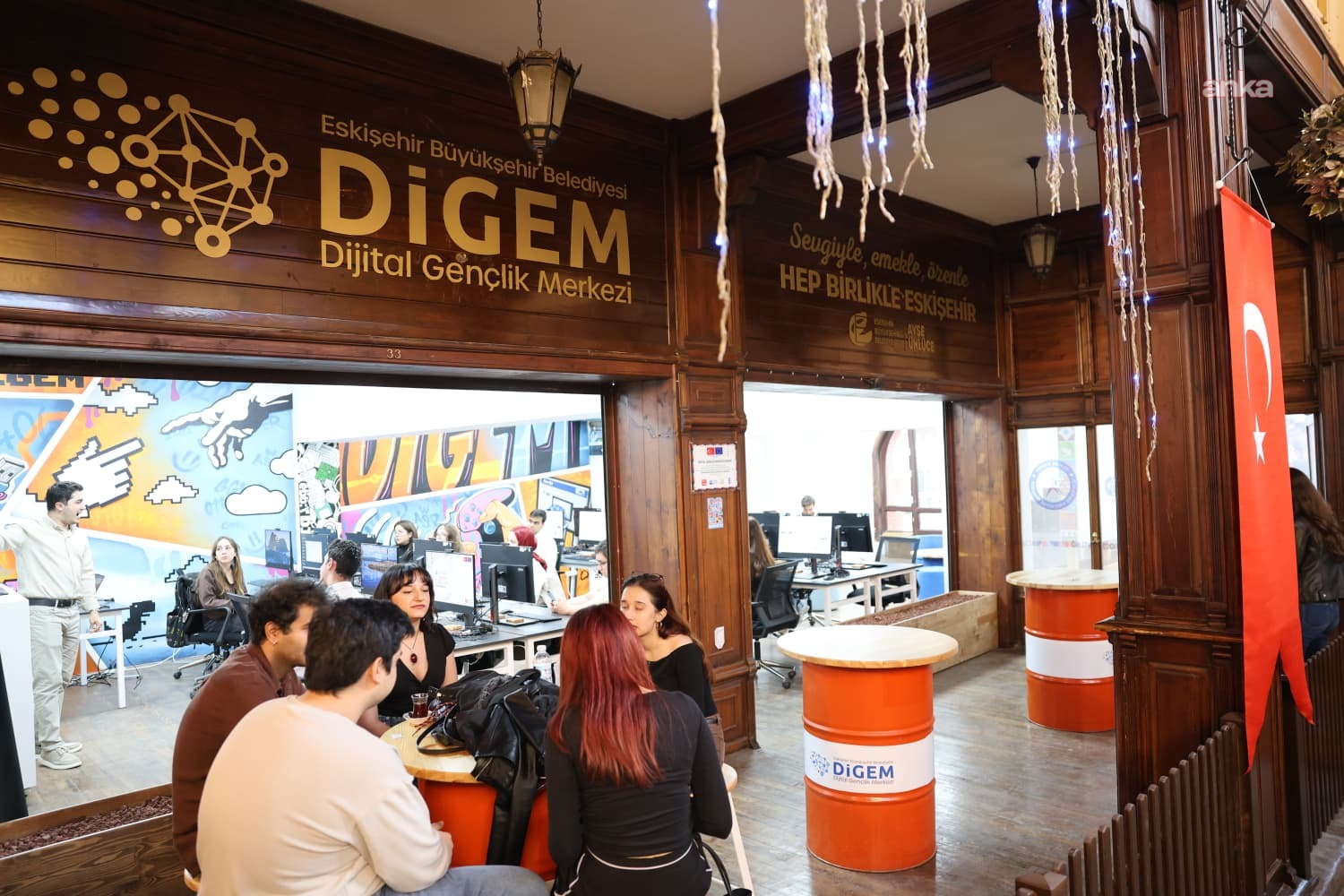 Eskişehir Dijital Gençlik Merkezi, gençleri geleceğe hazırlıyor