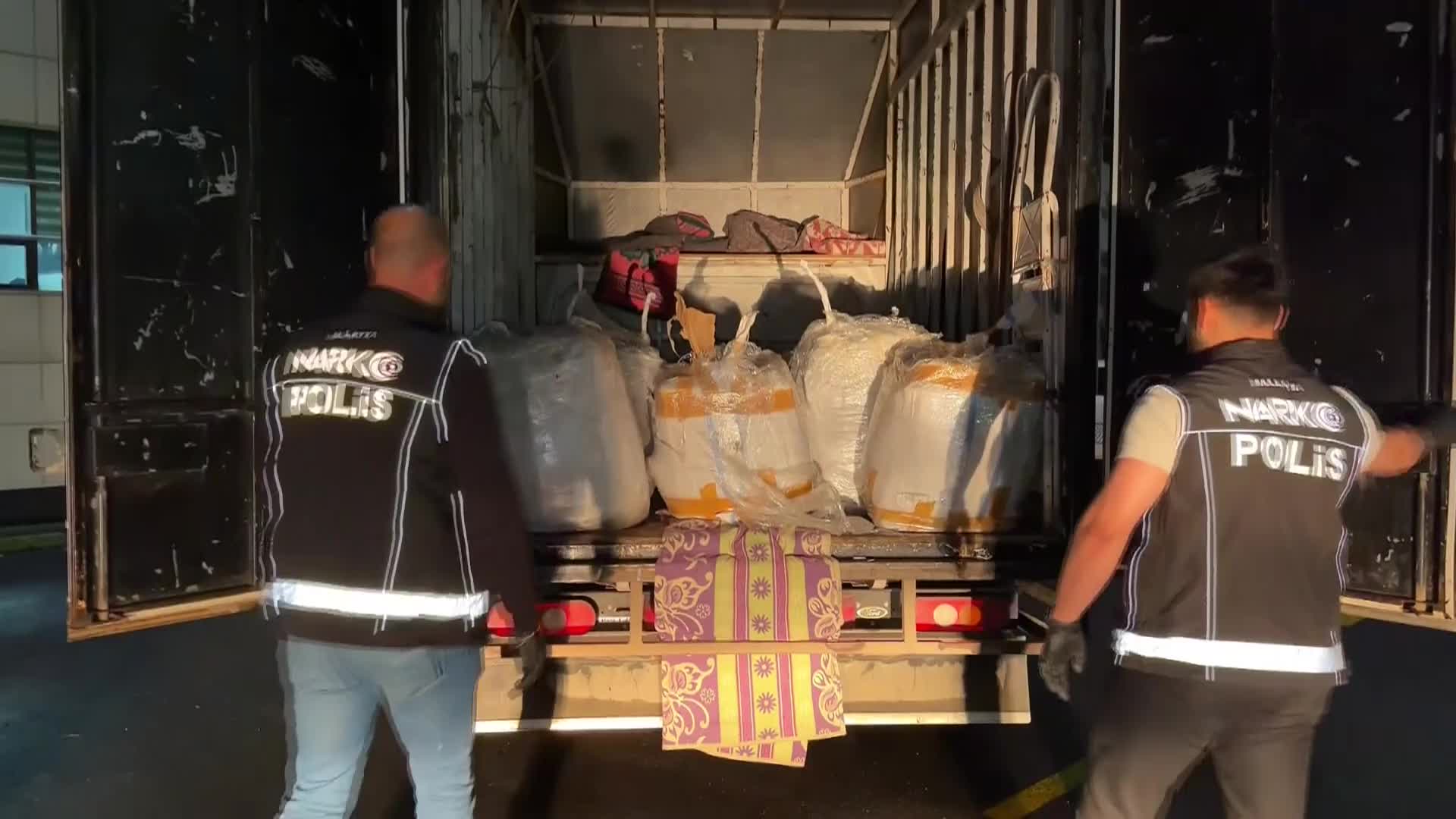 Malatya’da uyuşturucu operasyonu: 166 bin 376 hap ele geçirildi