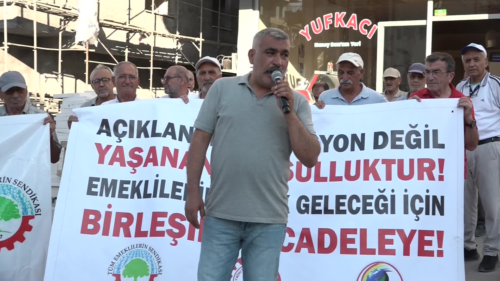 Emeklilerden TÜİK’in enflasyon verilerine tepki: Milyonlarca emekli açlık sınırının altında yaşamaya zorlanıyor