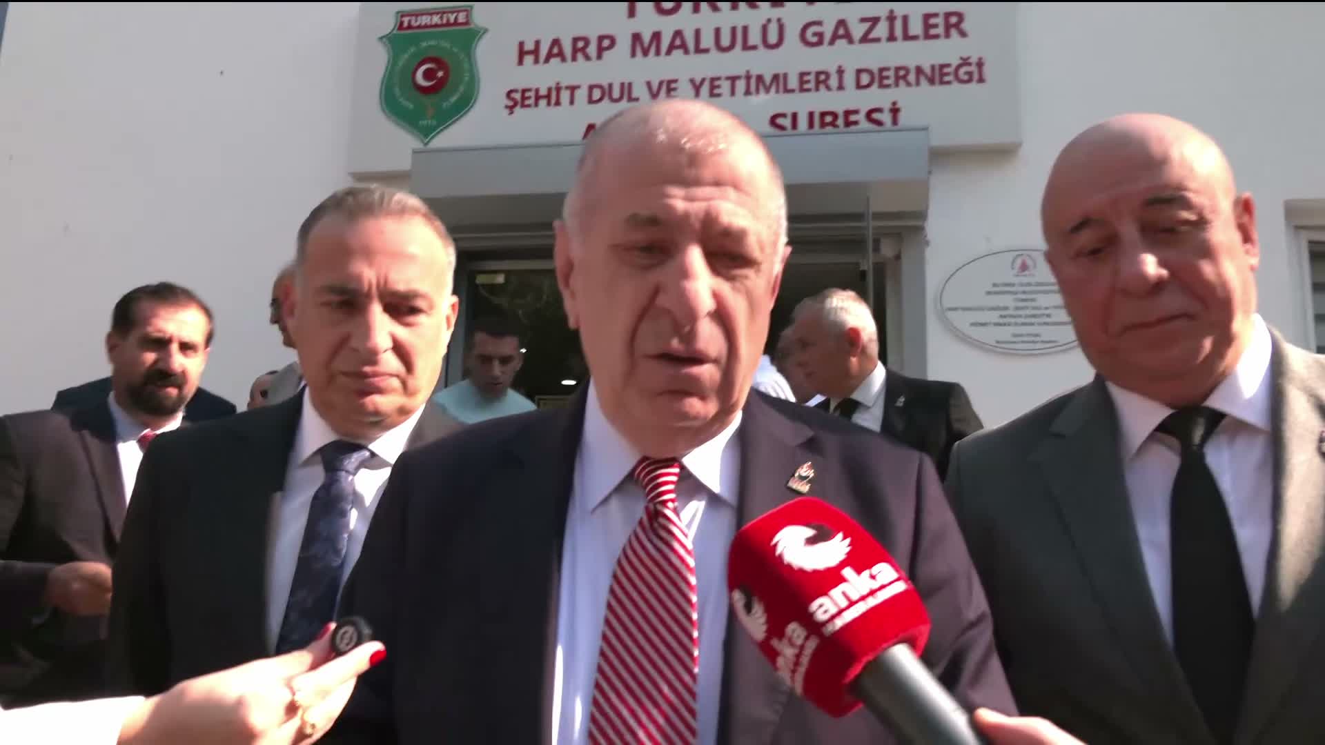 Ümit Özdağ: "Şehit aileleri ve gazilerimize verilen söz tutulmazsa Zafer Partisi'nin kapıları kendilerine açık"