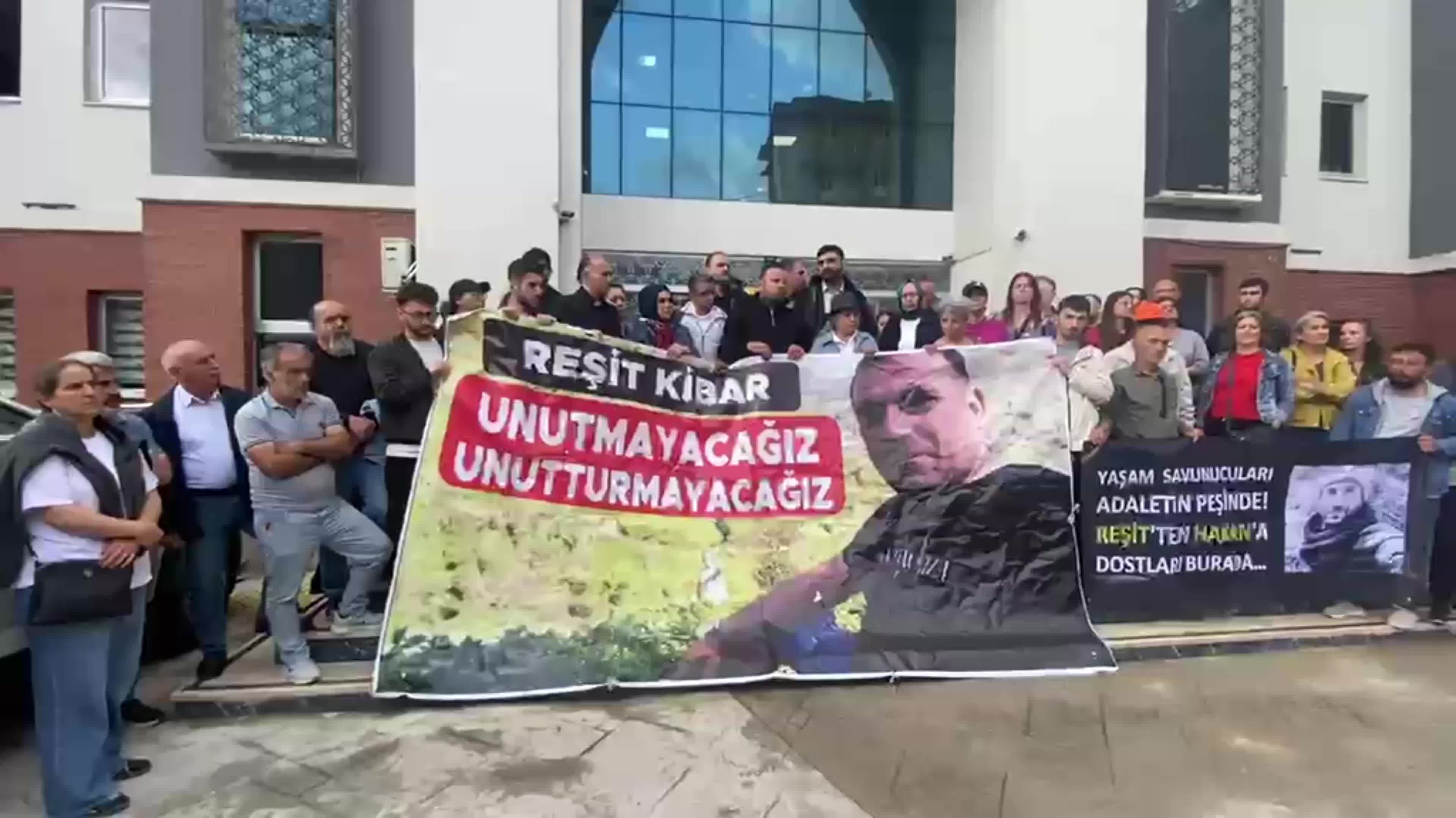 Artvin'de Reşit Kibar cinayetine ilişkin davada  Muhammet Ustabaş'ın tutukluluğu devam edecek, dava ertelendi