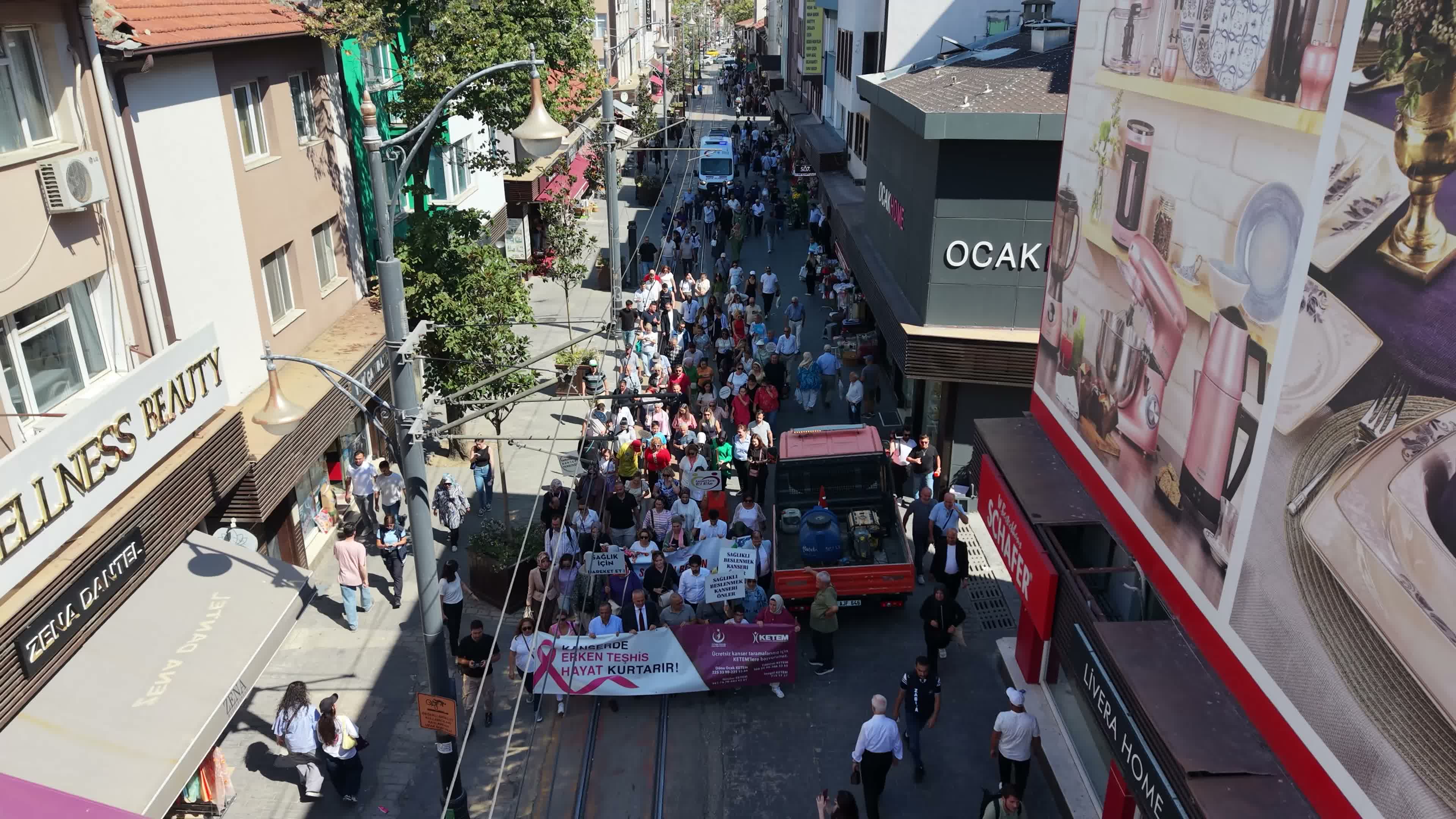 Bursa’da "Halk Sağlığı Haftası" etkinlikleri yürüyüşle başladı