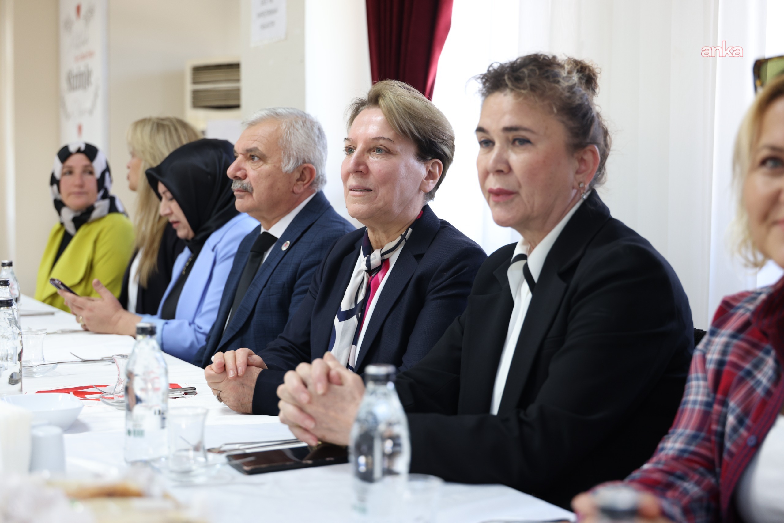 Keçiören'de "Değerlerimizin İzinde Kadın ve Aile" söyleşisi