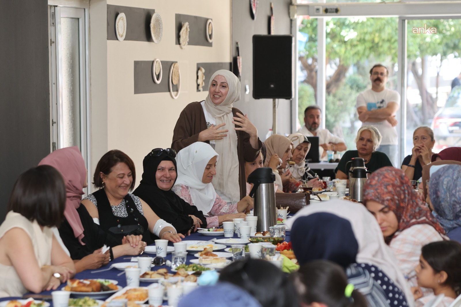 Karabağlar Belediyesi Tekstil Akademisi'nde eğitim alan kadınlar mezun oldu