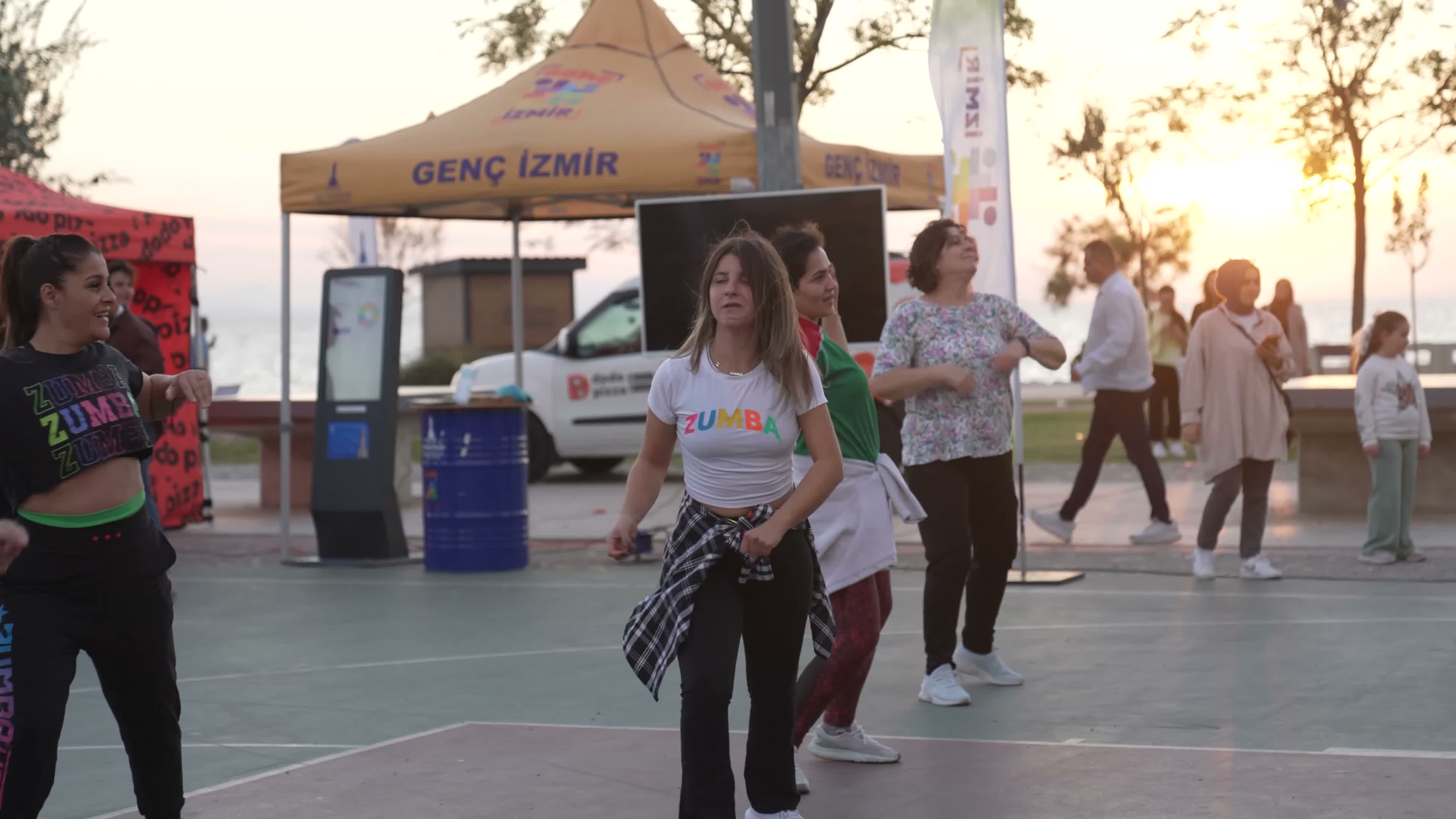 Gençlik Şenliği, gençlerin enerjisini İzmir’e yayıyor