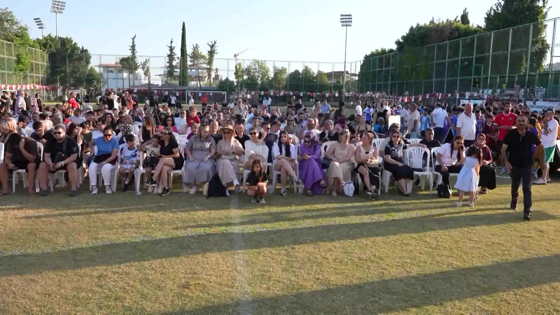 Mersin Büyükşehir Belediyesi'nin Futbol Şenliği'nde kupalar sahiplerini buldu
