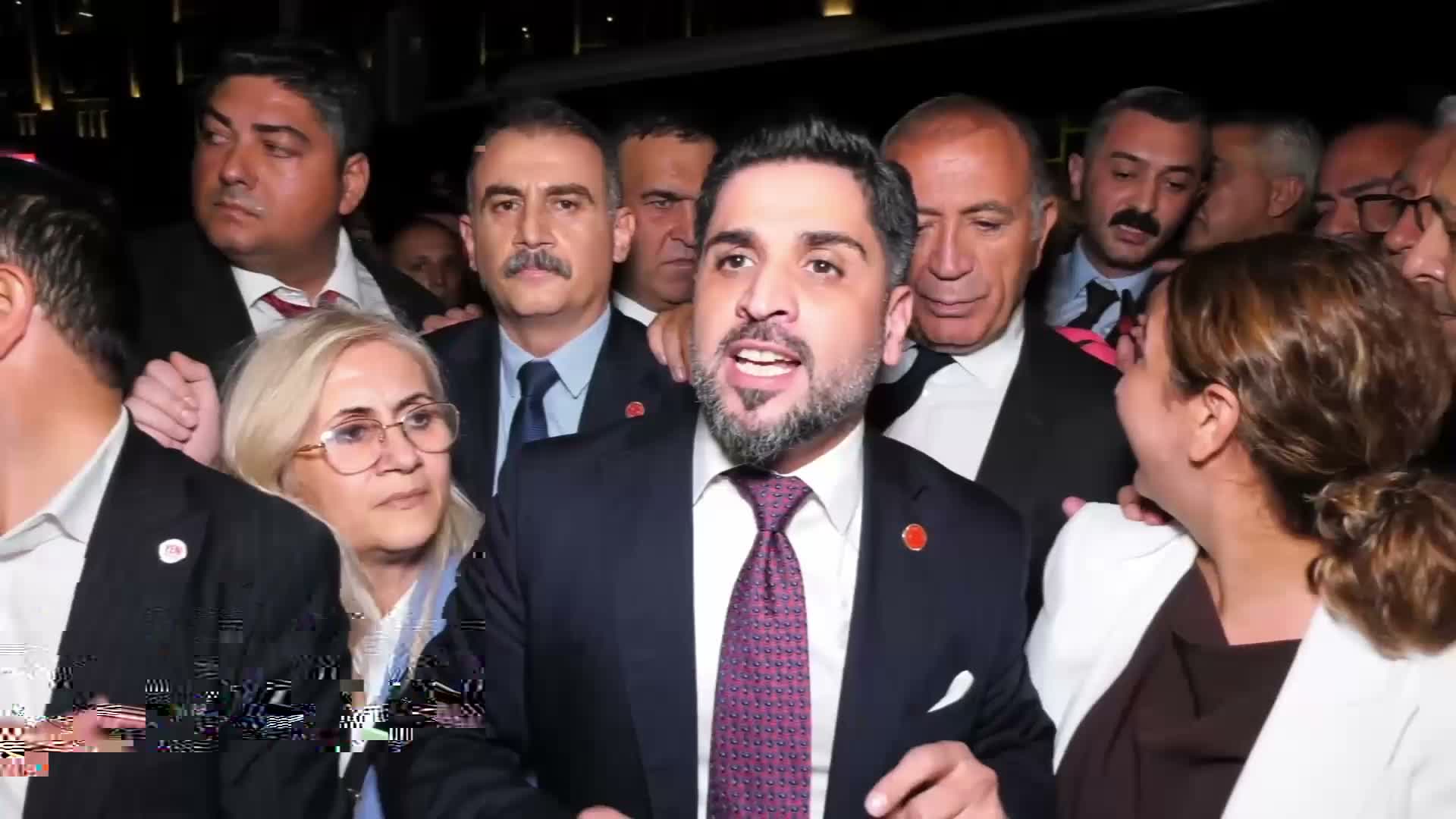 Eyüpsultan Belediye Başkan Vekili Cafer Parlak: "Arkadaşlarımız tehditlerle sürecin dışına itilmeye çalışıldı. 5 tane arkadaşımız o tarafa oy vermek zorunda kaldı"