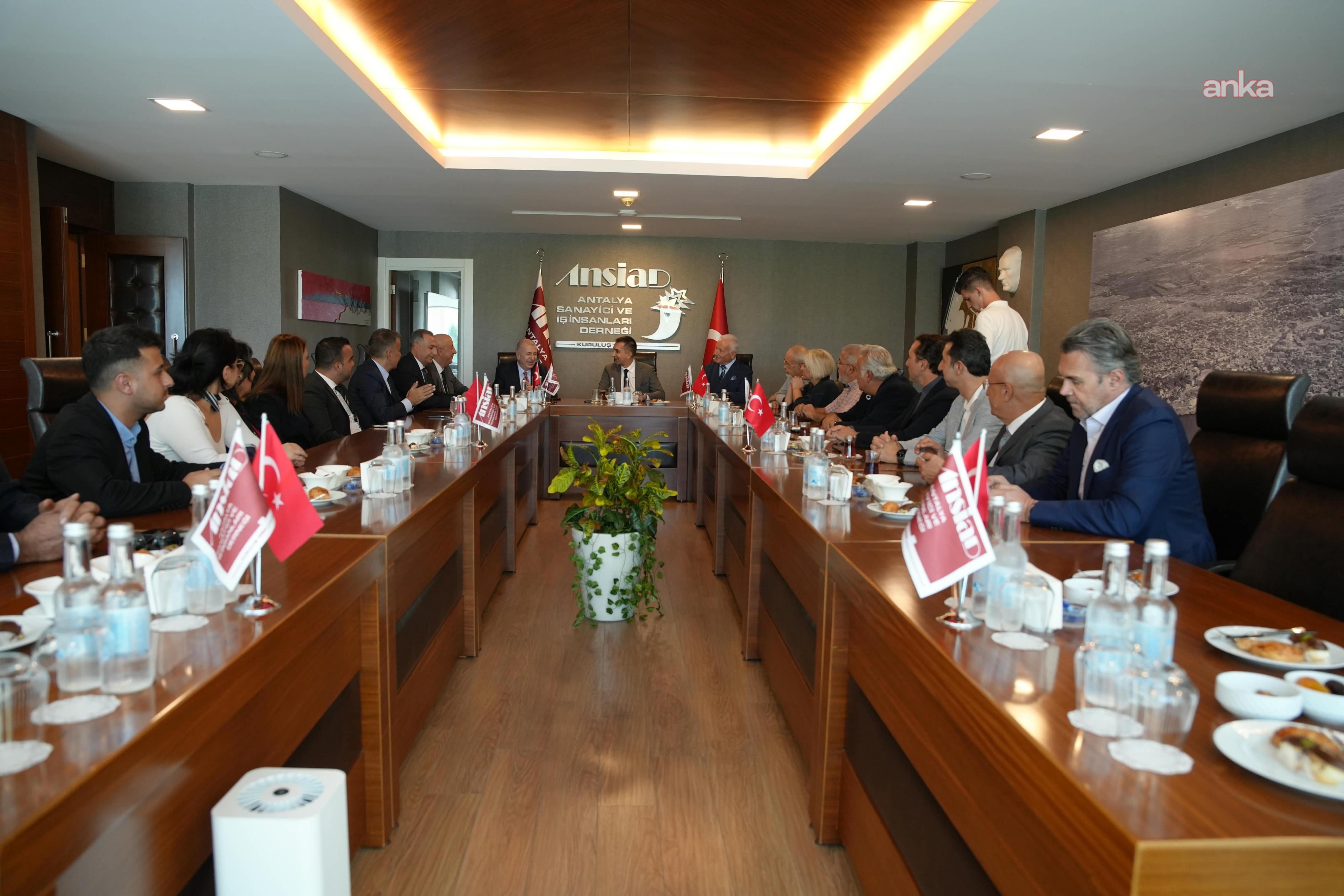 Ümit Özdağ, Antalya Sanayici ve İş İnsanları Derneği’ni ziyaret etti