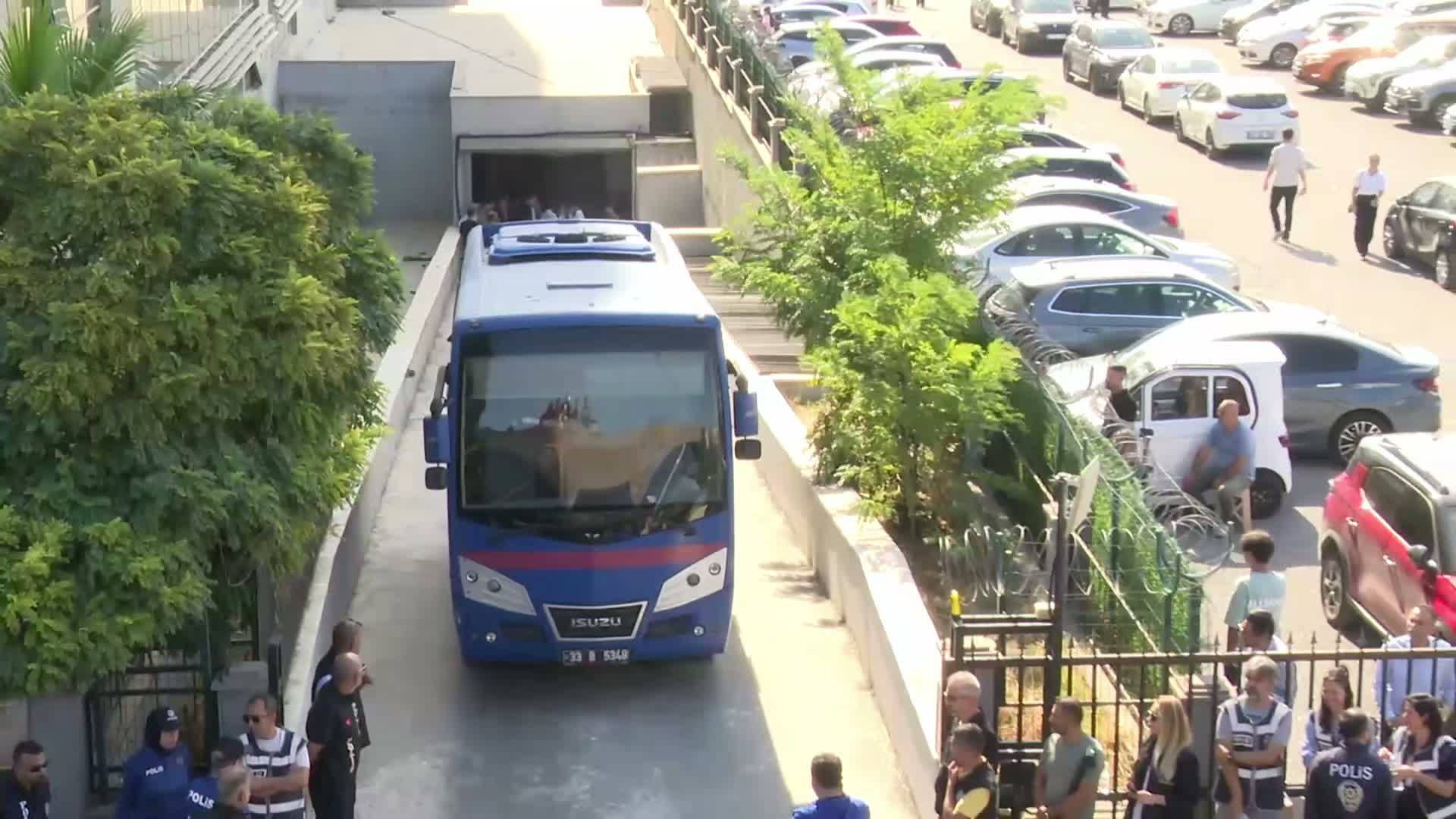 Tutuklanan Vahap Seçer'in de aralarında bulunduğu şüpheliler cezaevine gönderildi