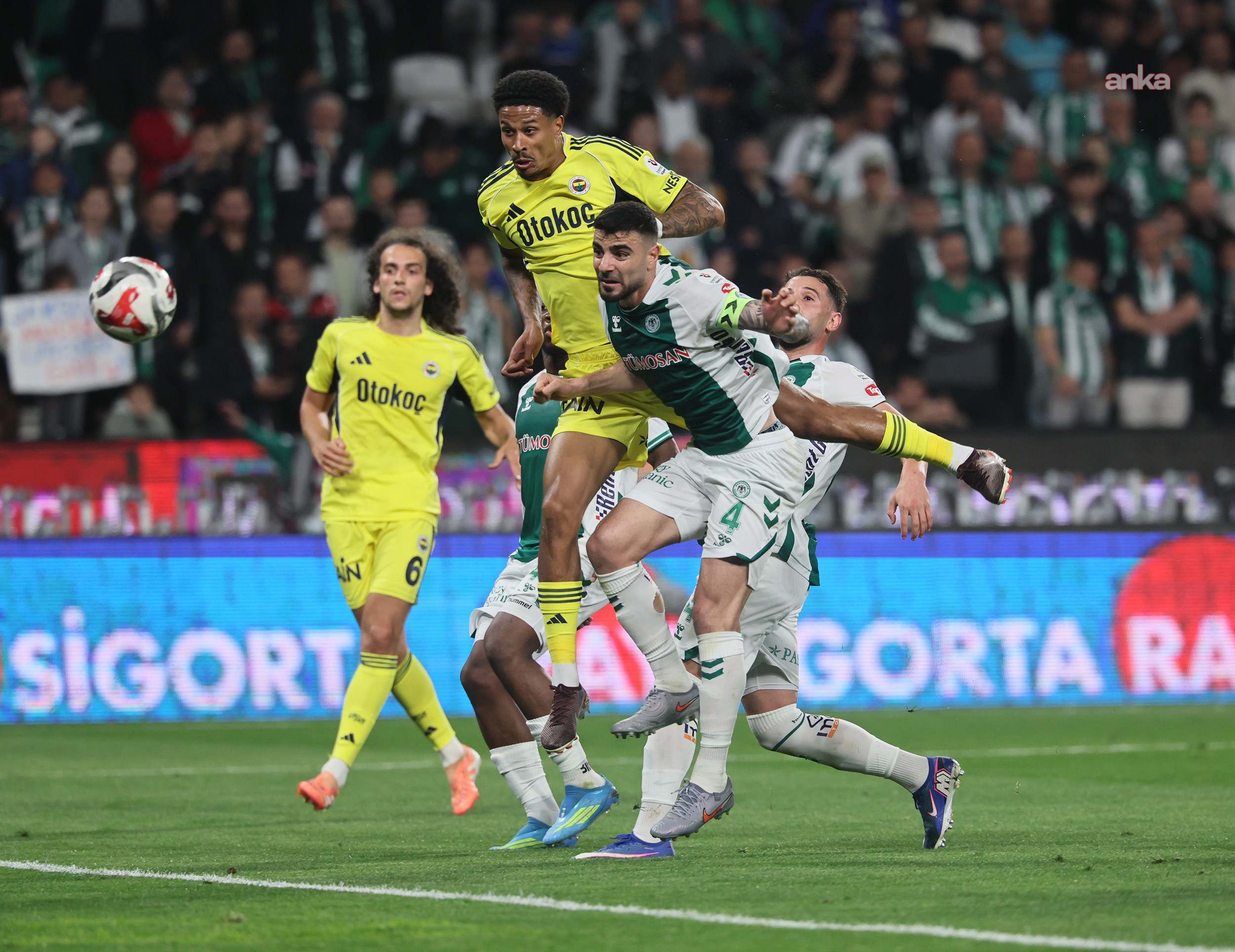 Fenerbahçe, Konyaspor’u deplasmanda 3-0 mağlup etti