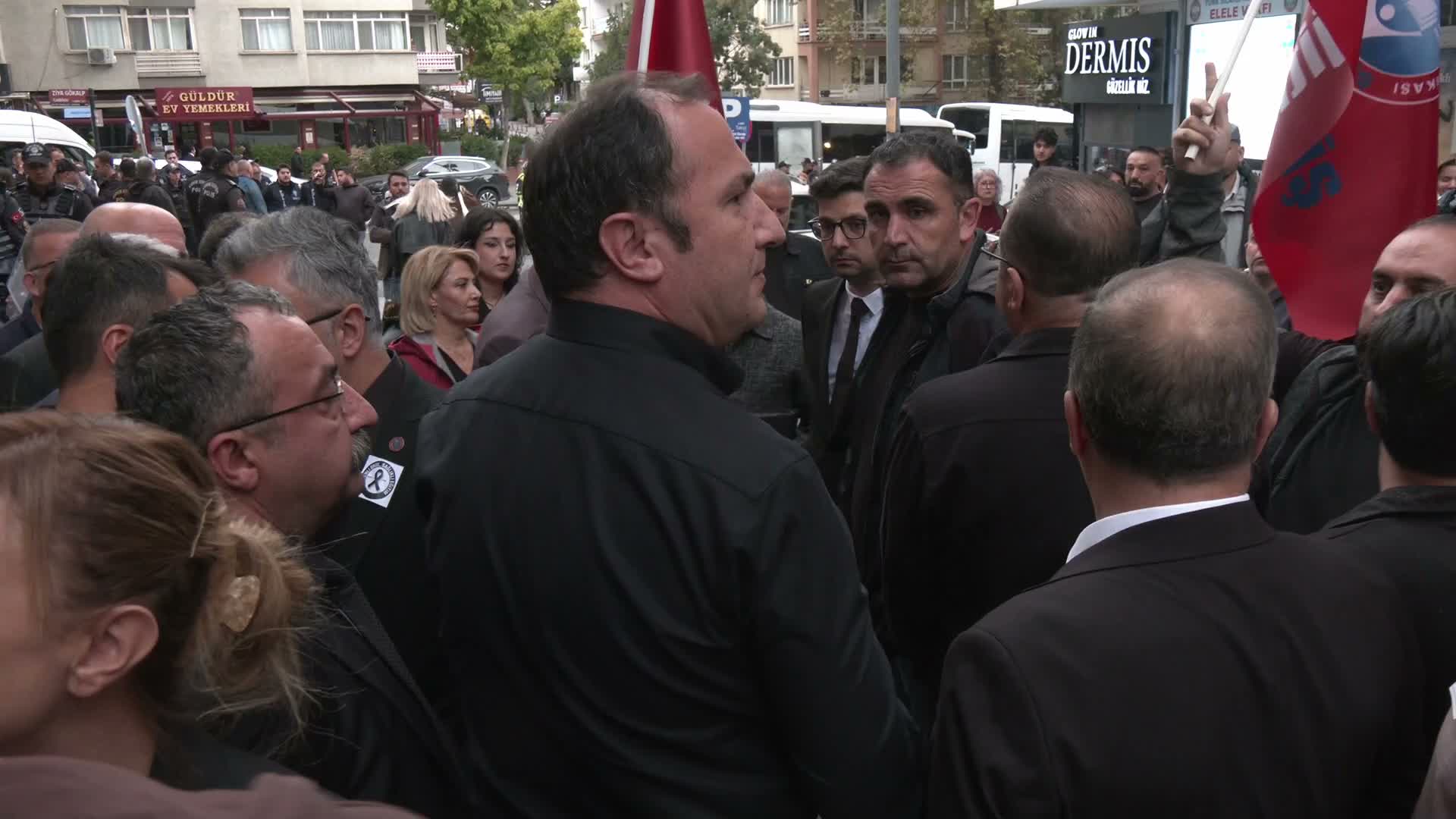 Eğitim-İş'ten 7 Bakana istifa çağrısı: En büyük erdem sorumluluktur