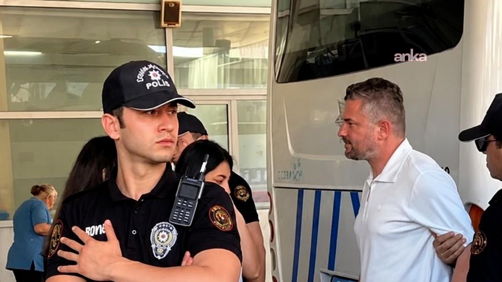 Buca Belediyesi’ne yönelik operasyonda gözaltına alınanların sayısı 54’e yükseldi