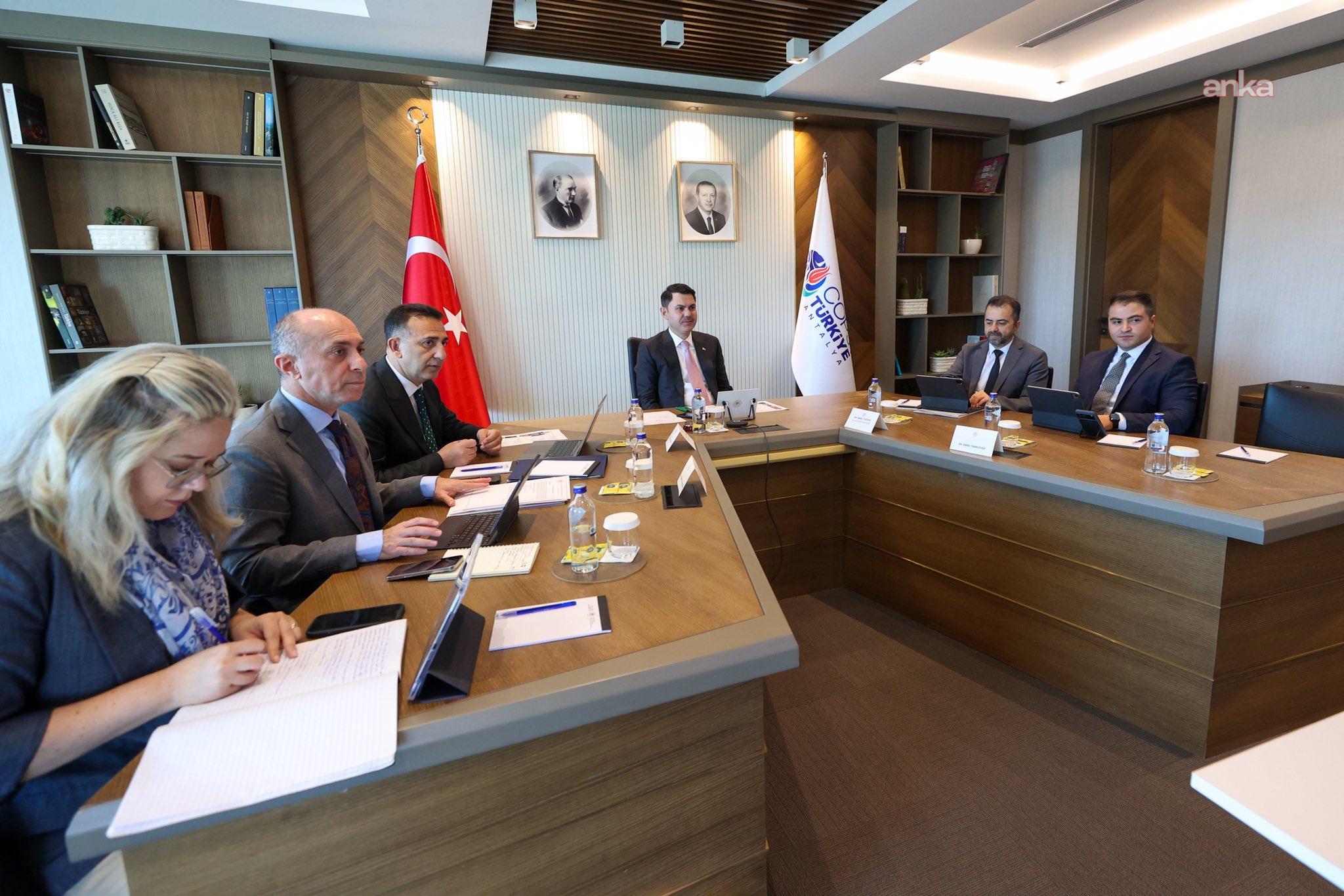Bakan Kurum, COP31 gündemiyle Avustralya İklim Değişikliği ve Enerji Bakanı Chris Bowen ile görüştü