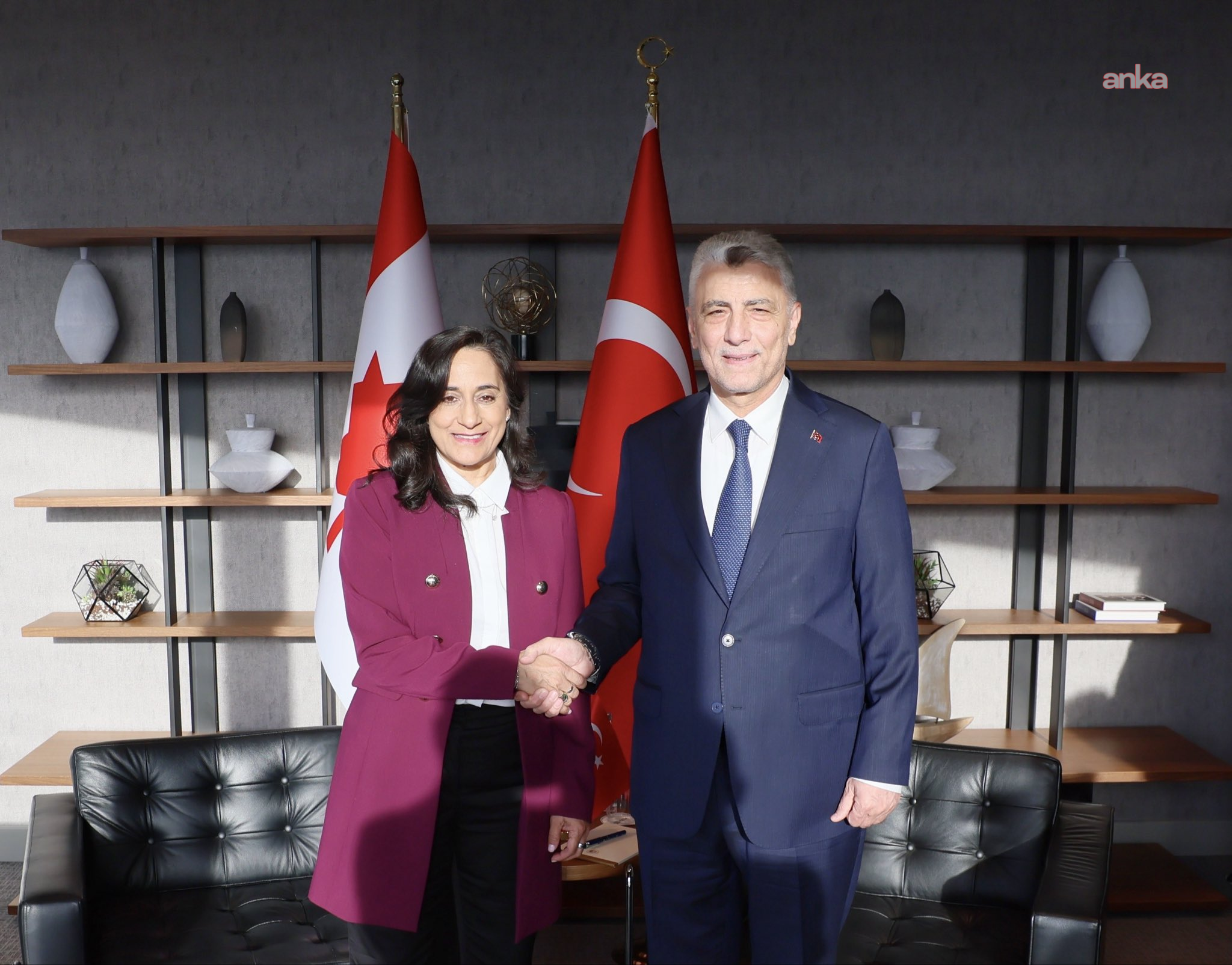 Bakan Bolat, Kanada Dışişleri Bakanı Anand ile görüştü
