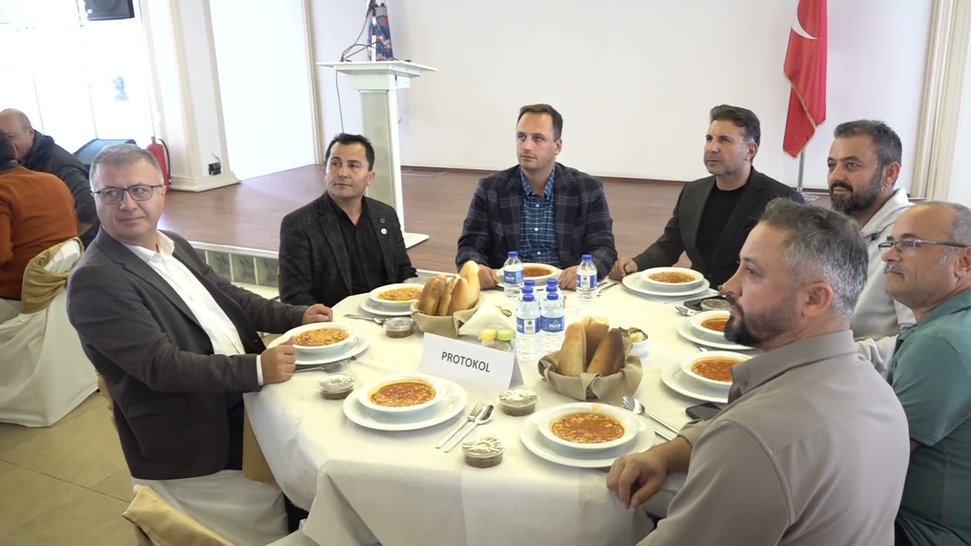 Başkan Eşki “Kuru Fasulye Günü”nde esnafın sorunlarını dinledi: “Çözüm, kendi ayakları üzerinde duran bir ekonomide”