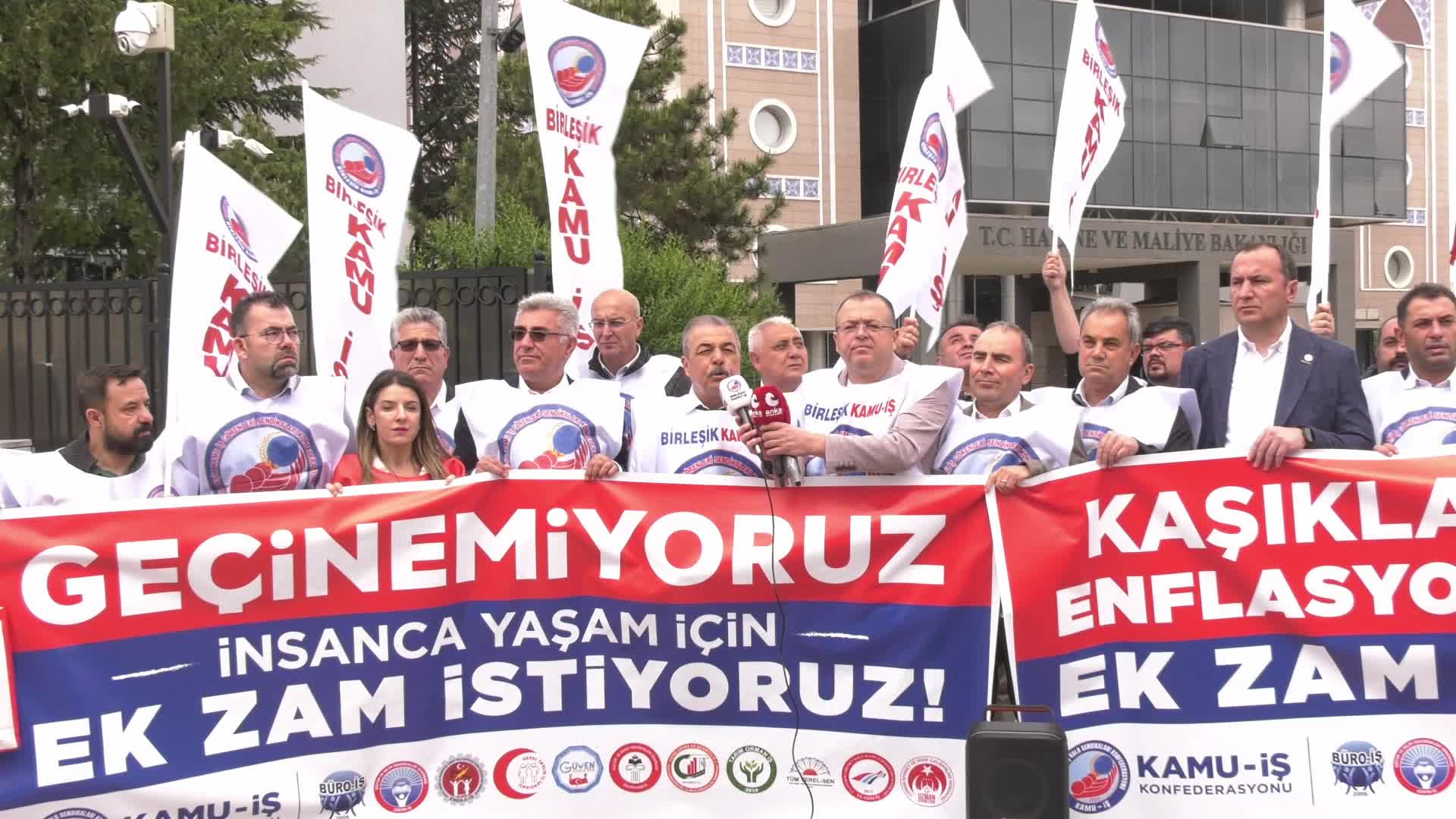 Birleşik Kamu İş Konfederasyonu Maliye Bakanlığı önünde eylem yaptı... Genel Başkan Yıldırım: Tüm kamu çalışanları alacaklı durumda