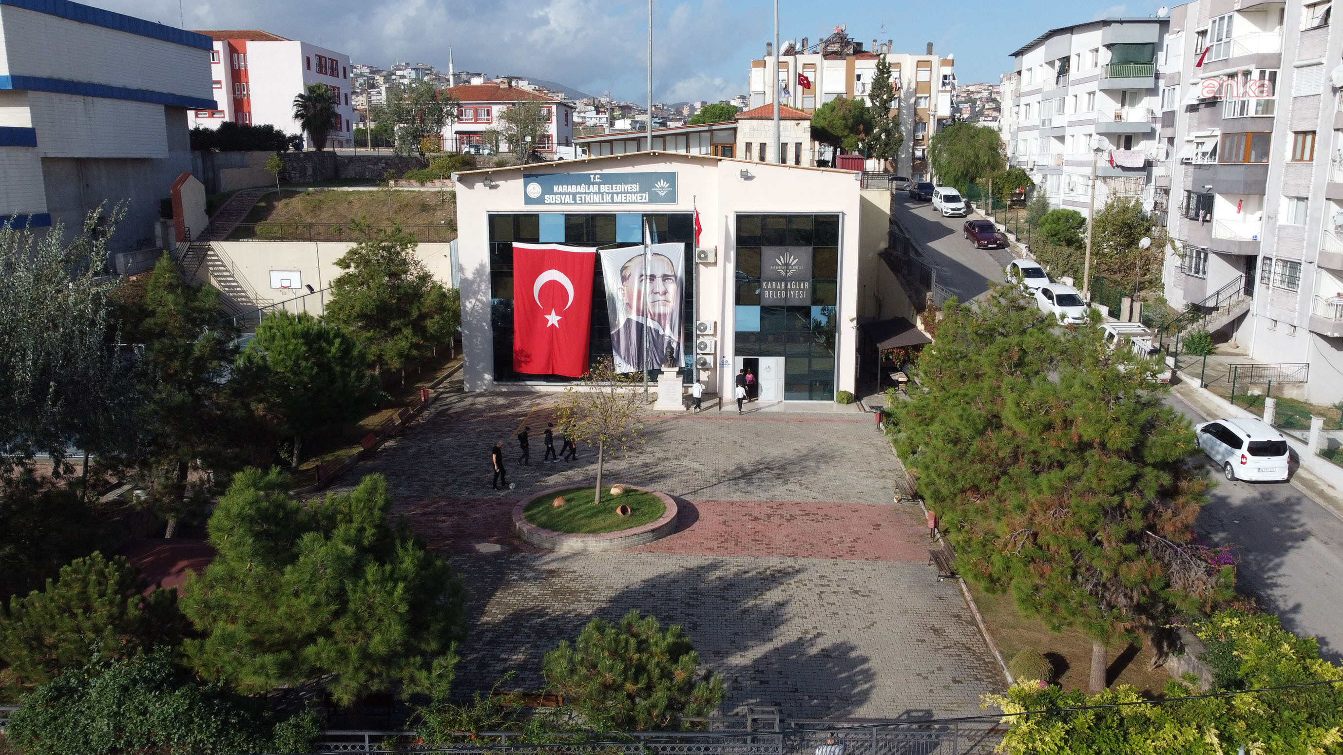 Karabağlar Belediyesi Sosyal Etkinlik Merkezi’nden YKS'de yüzde 75,5 başarı
