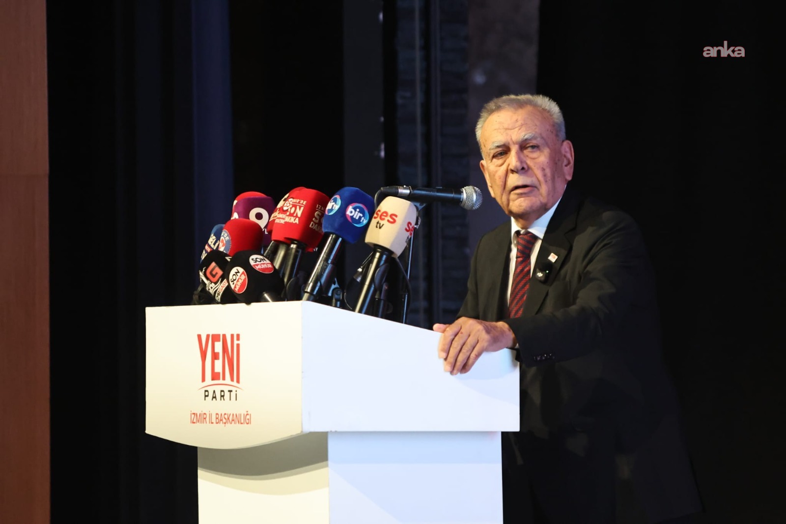 İzmir'de YENİ Parti'nin ön seçim sonrası Aziz Kocaoğlu'ndan açıklama: “Biz görevimizi yaptık, tarihe not düştük”