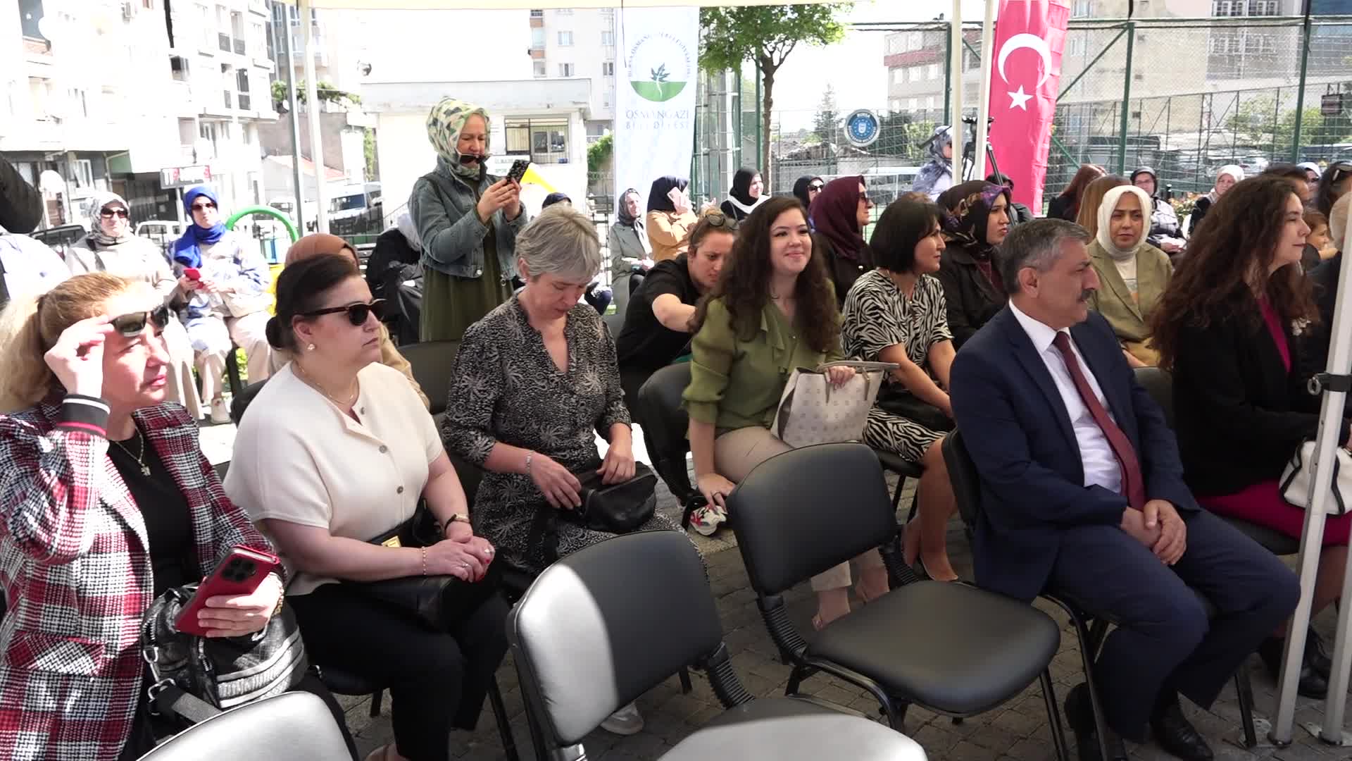 Osmangazi’de bir yıllık emek sergiye taşındı: OSMEK kursiyerlerinin eserleri görücüye çıktı