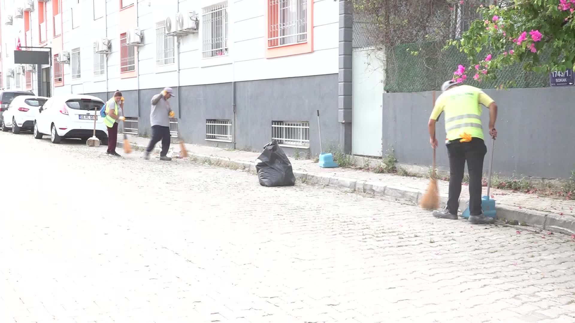 Bornova’da temizlik seferberliği