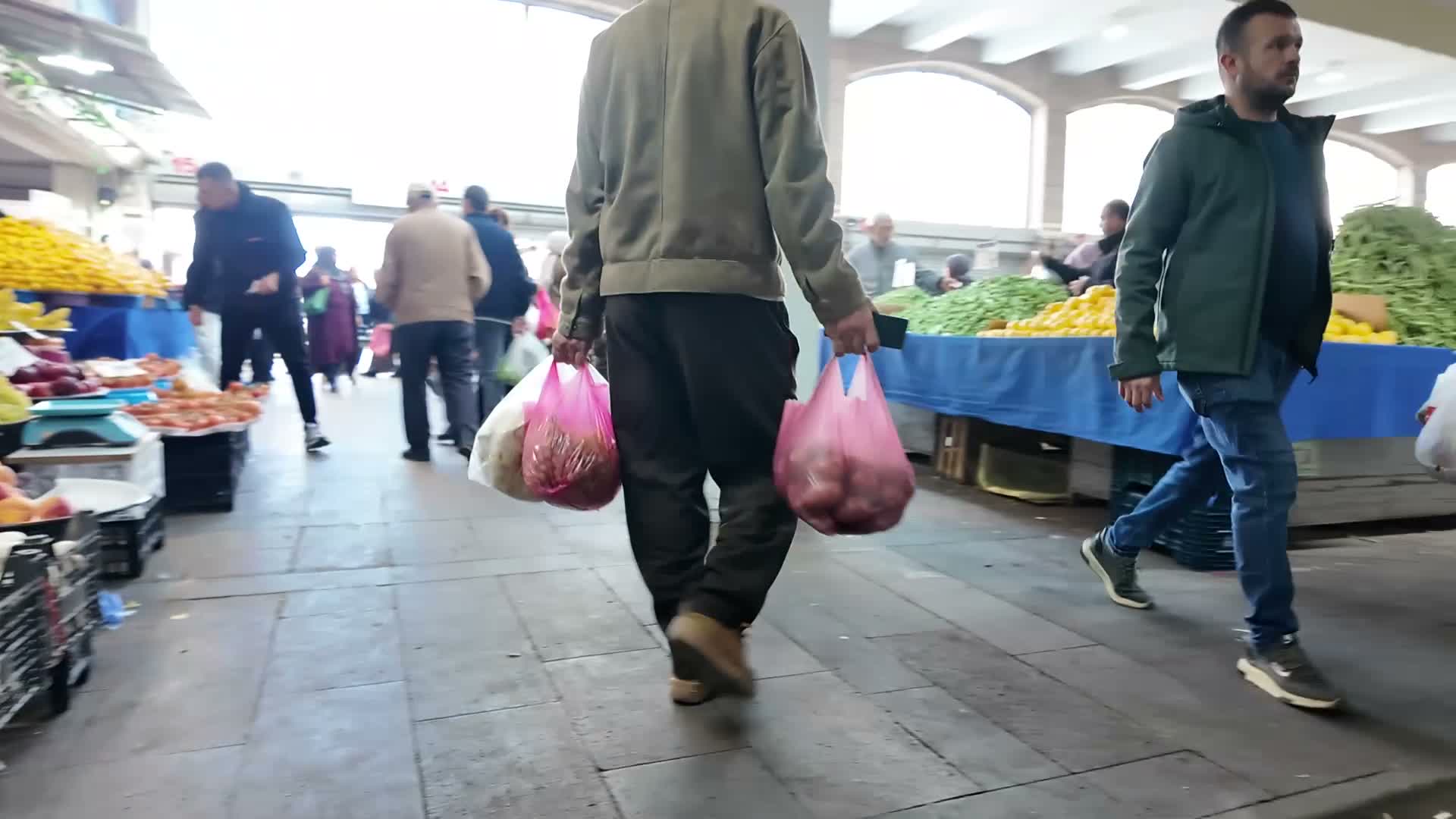 "Asgari ücreti veren pazara çıkıp alışveriş yapsın"